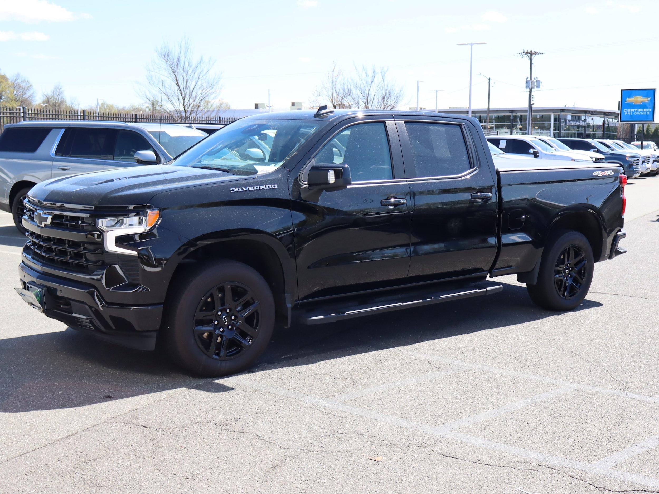 2024 Chevrolet Silverado 1500 RST photo 4