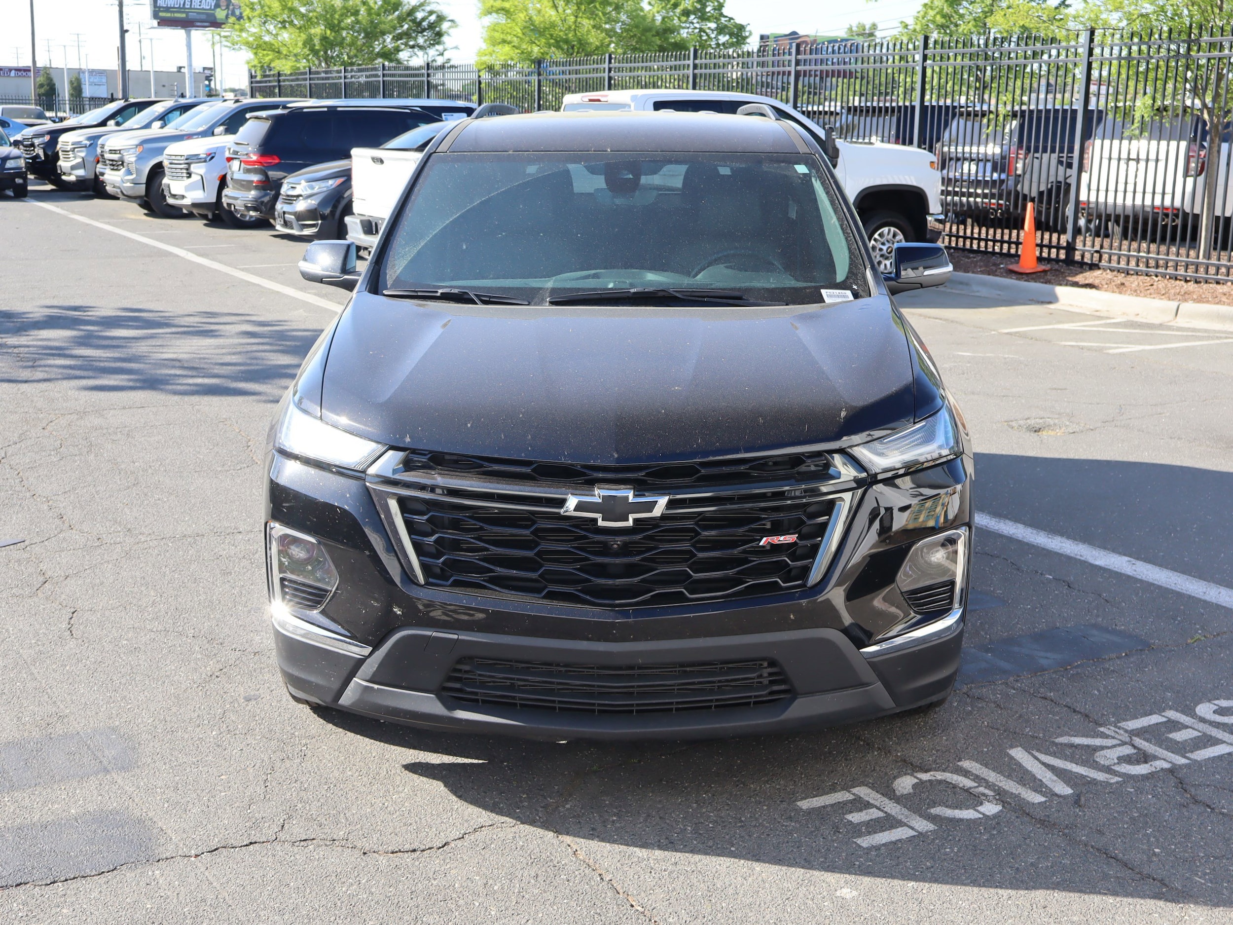 2023 Chevrolet Traverse RS photo 2