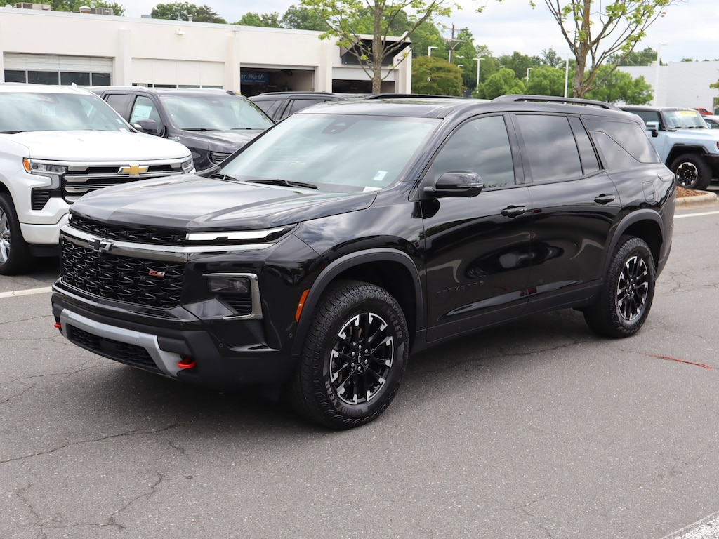 Used 2025 Chevrolet Traverse AWD Z71 SUV