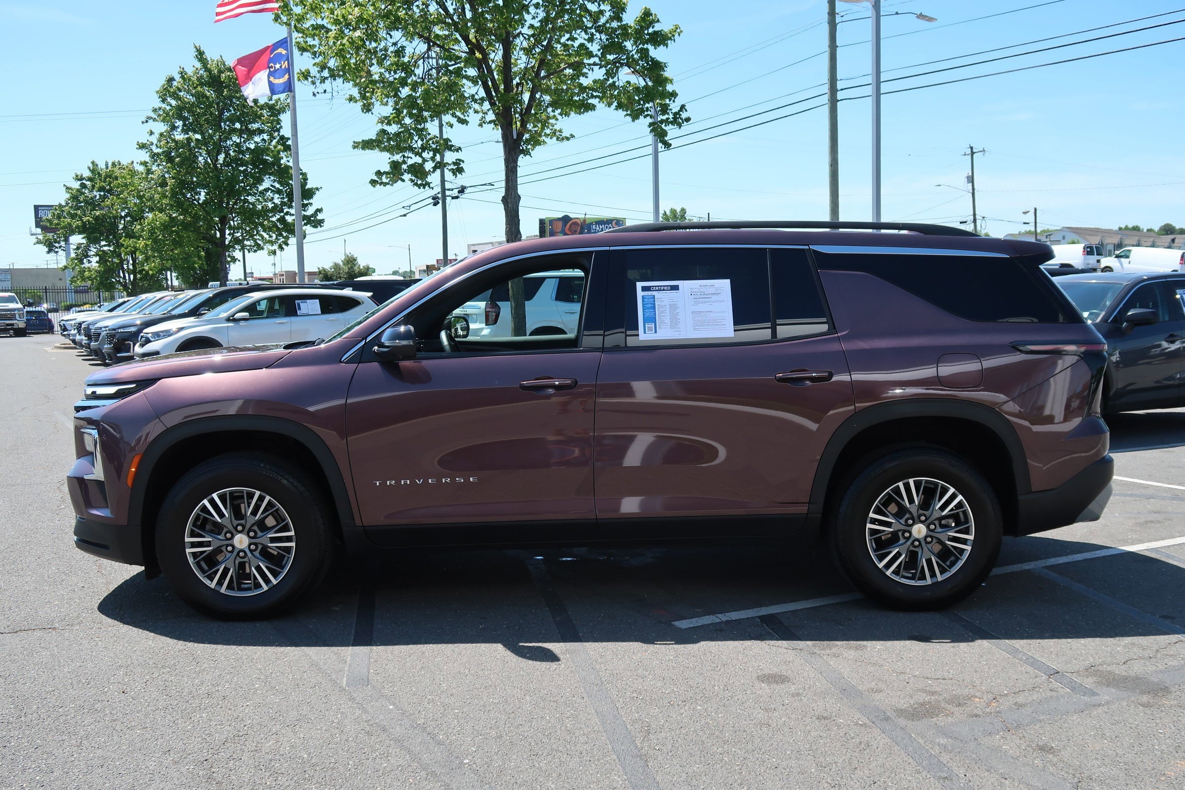 2024 Chevrolet Traverse FWD LT photo 6