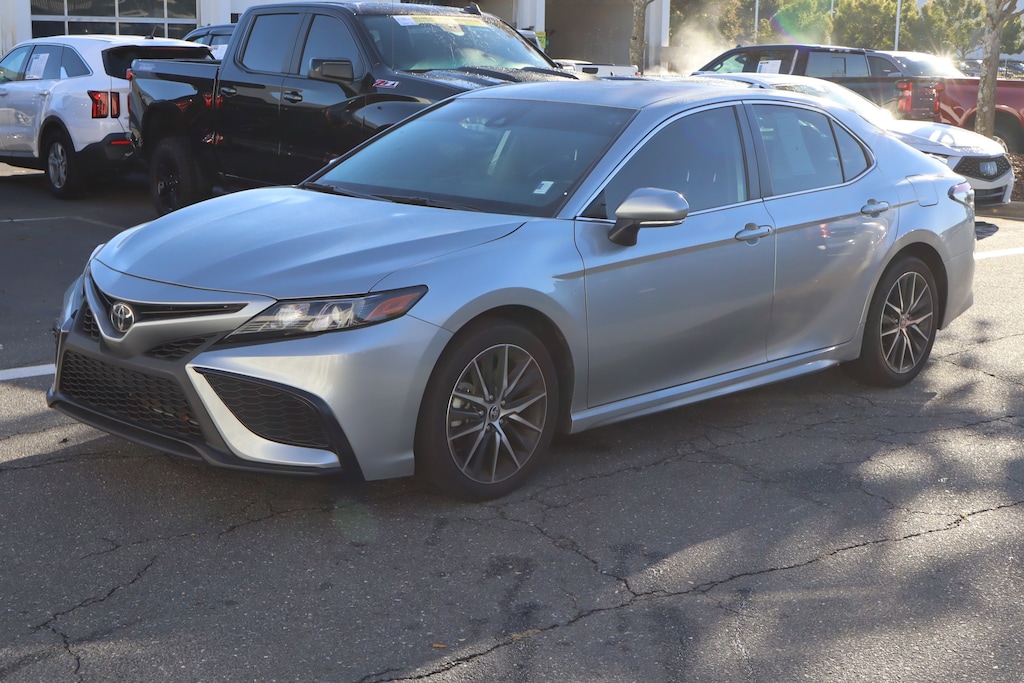 Used 2024 Toyota Camry SE Sedan