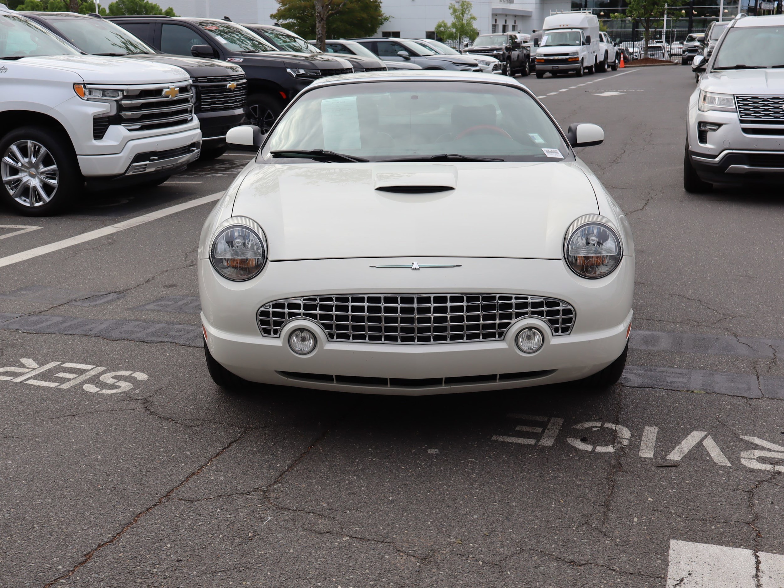 2002 Ford Thunderbird Deluxe photo 2