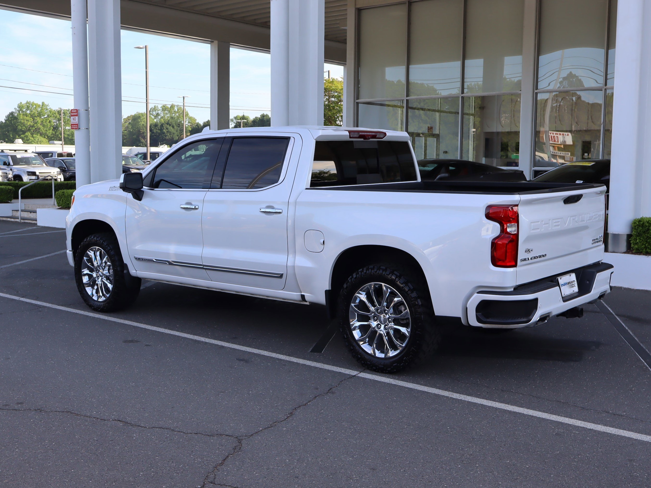 2024 Chevrolet Silverado 1500 High Country photo 6