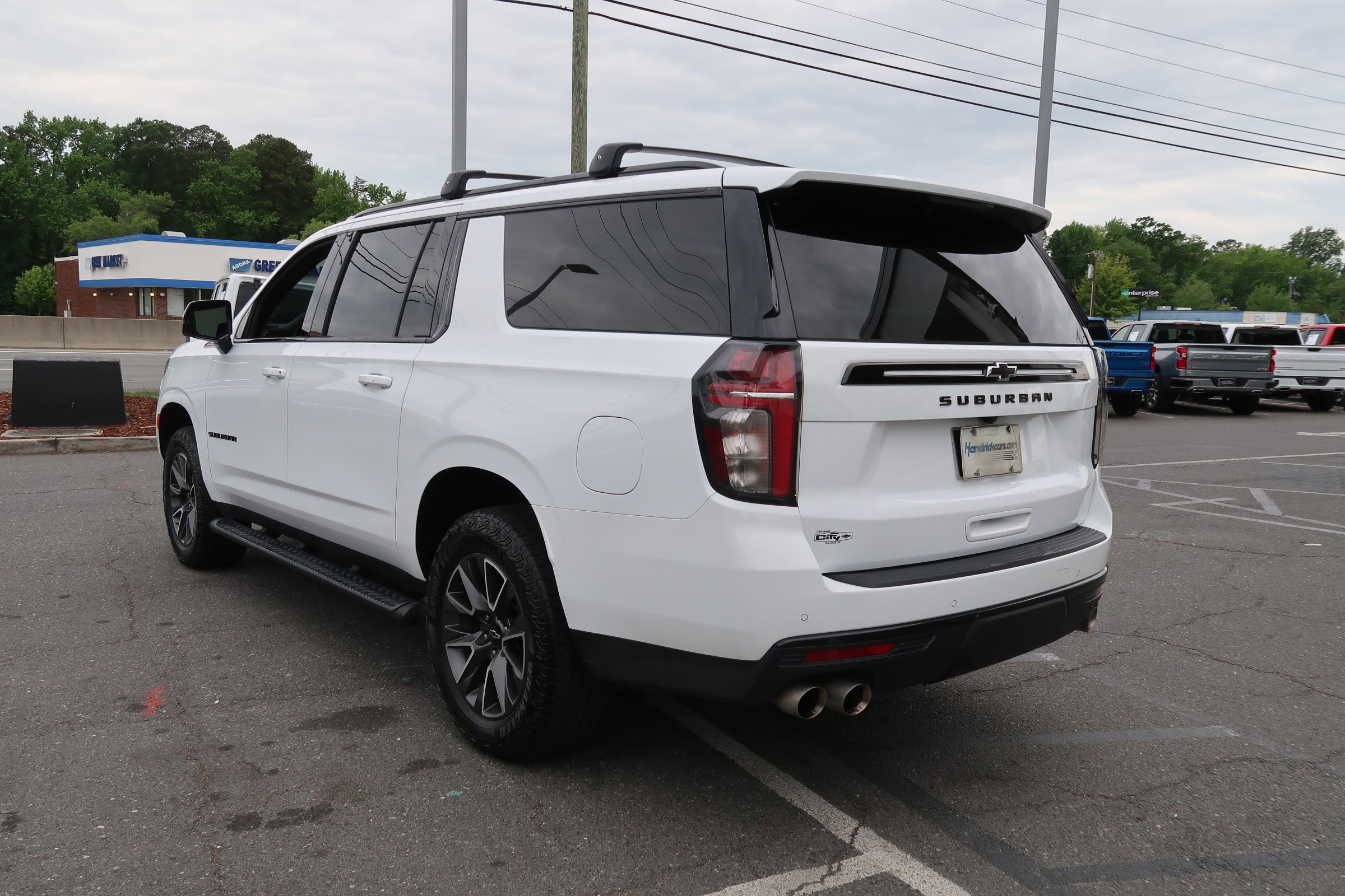 2024 Chevrolet Suburban Z71 photo 3