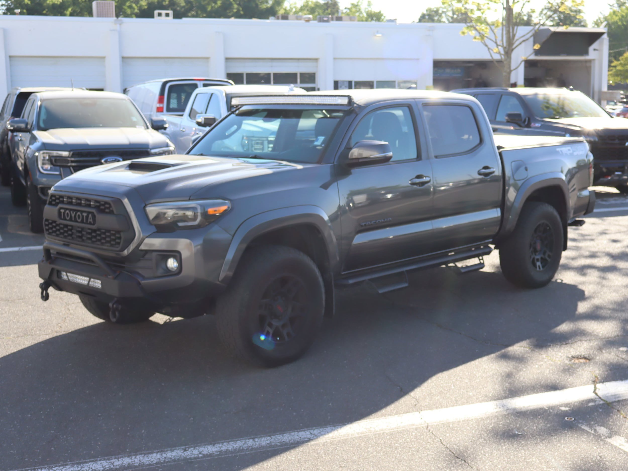 2018 Toyota Tacoma TRD Sport photo 4