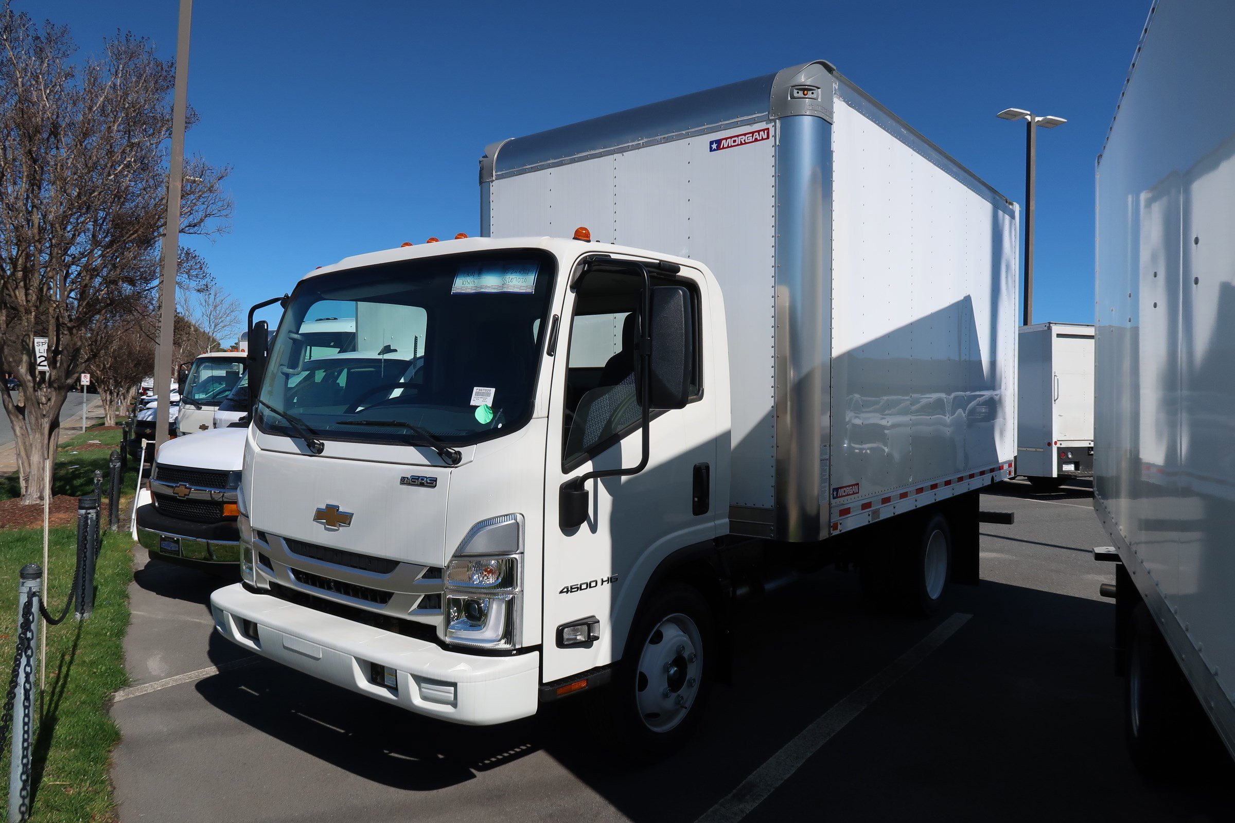 2025 Chevrolet 4500 HG LCF Gas photo 2