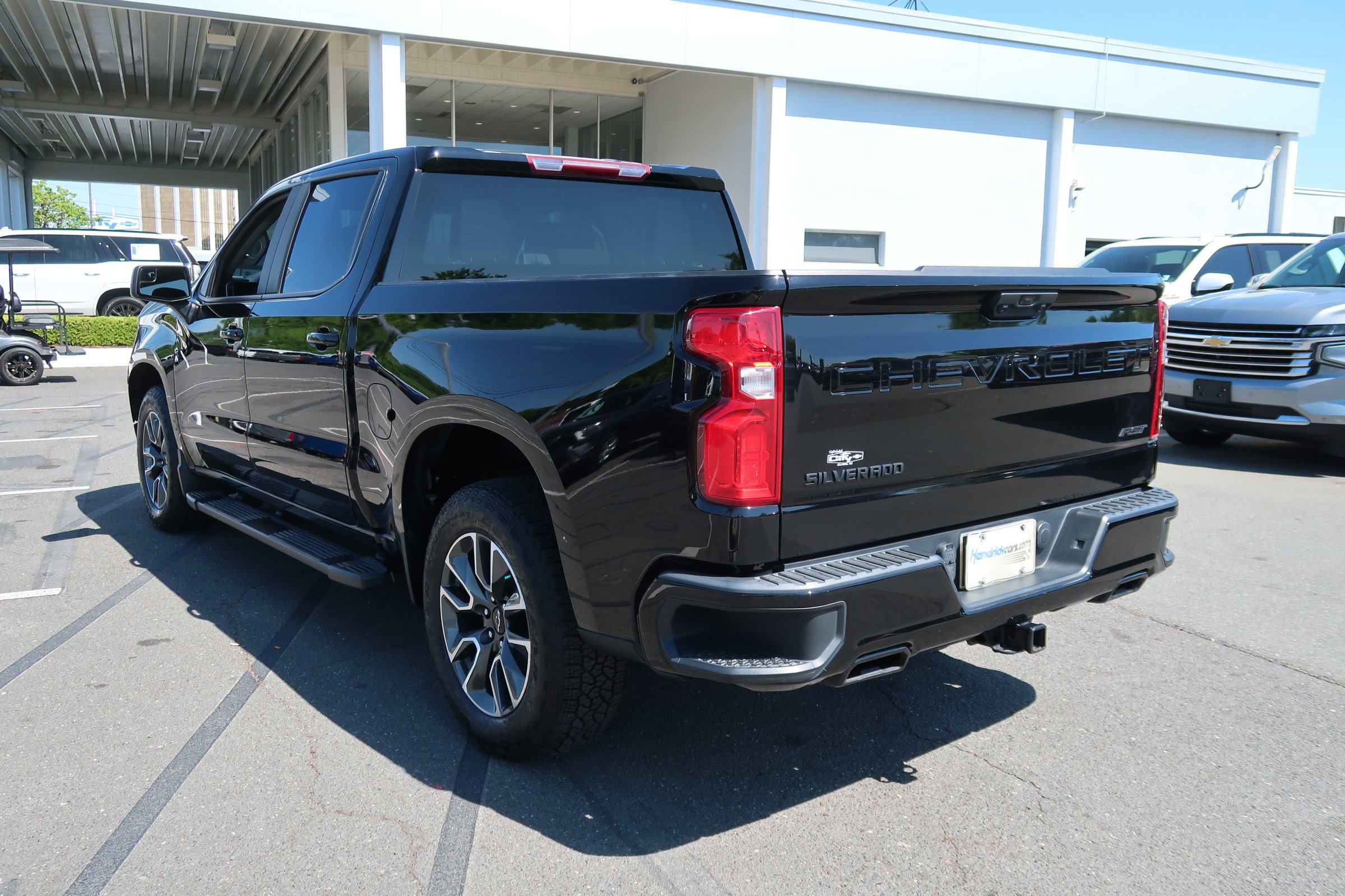 2023 Chevrolet Silverado 1500 RST photo 3