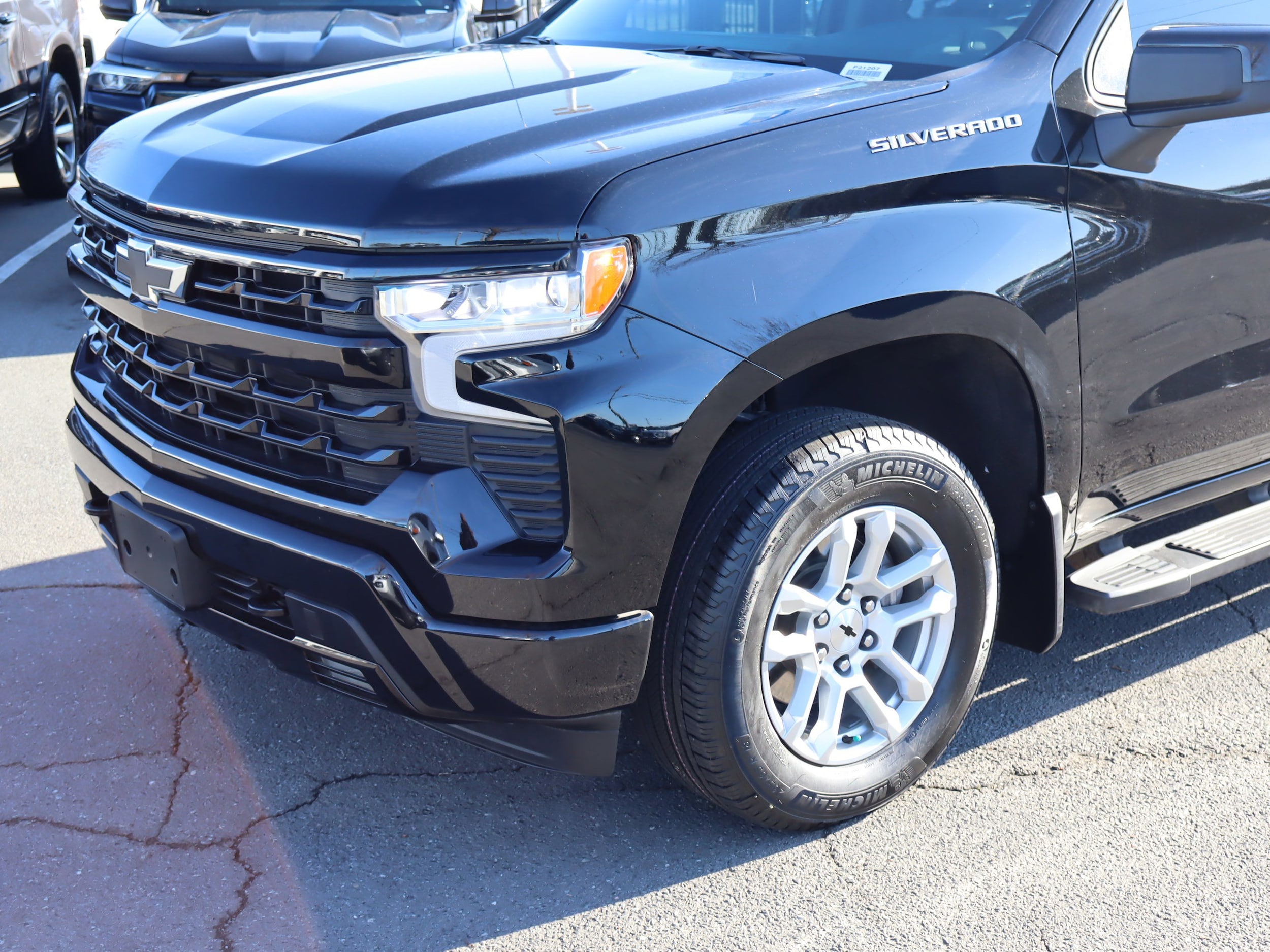 2023 Chevrolet Silverado 1500 RST photo 4