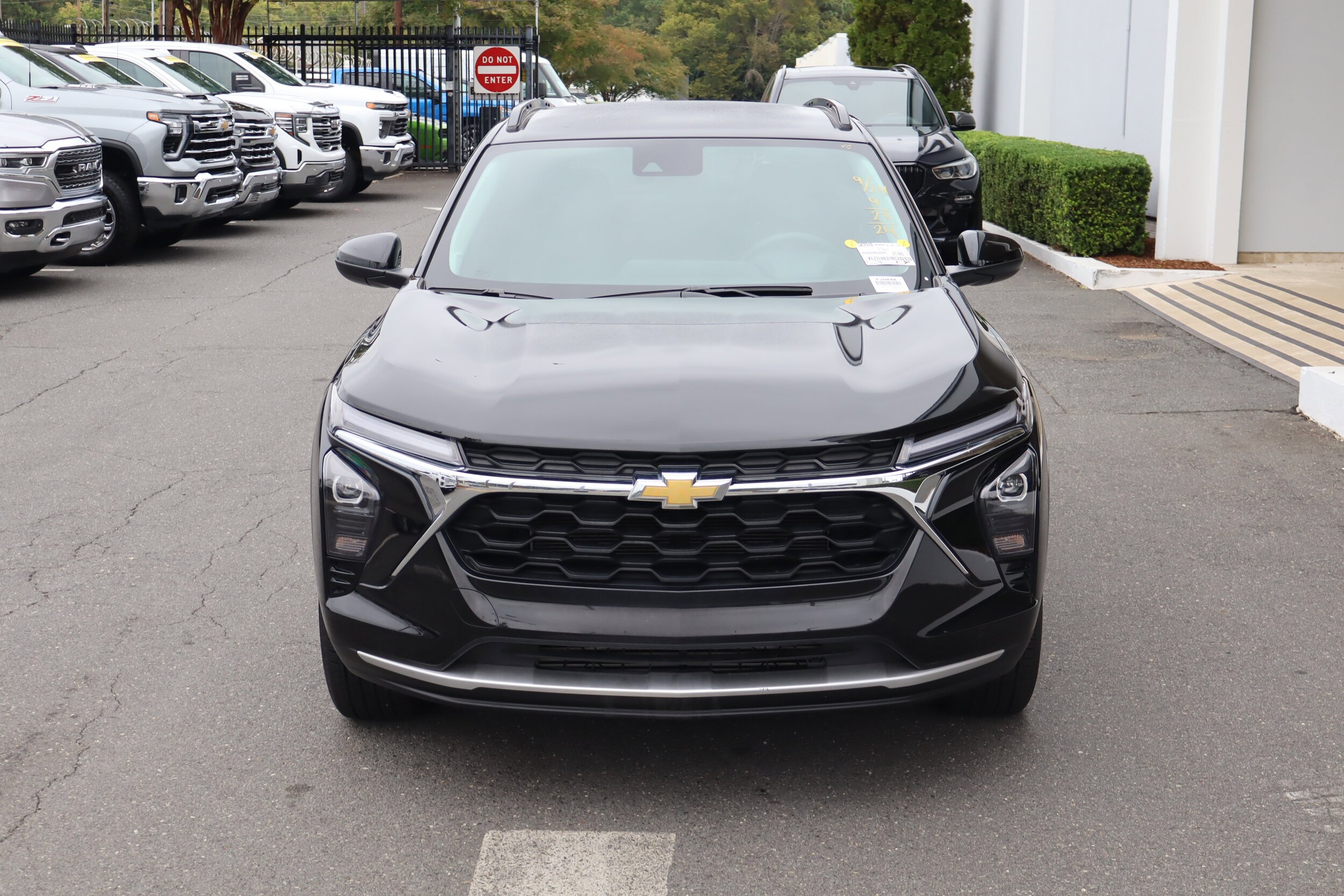 2024 Chevrolet Trax LT photo 2