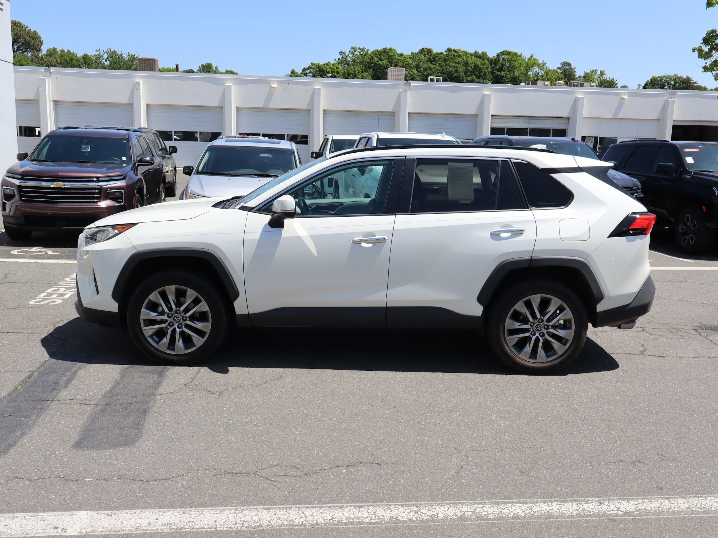 2020 Toyota RAV4 Limited photo 6