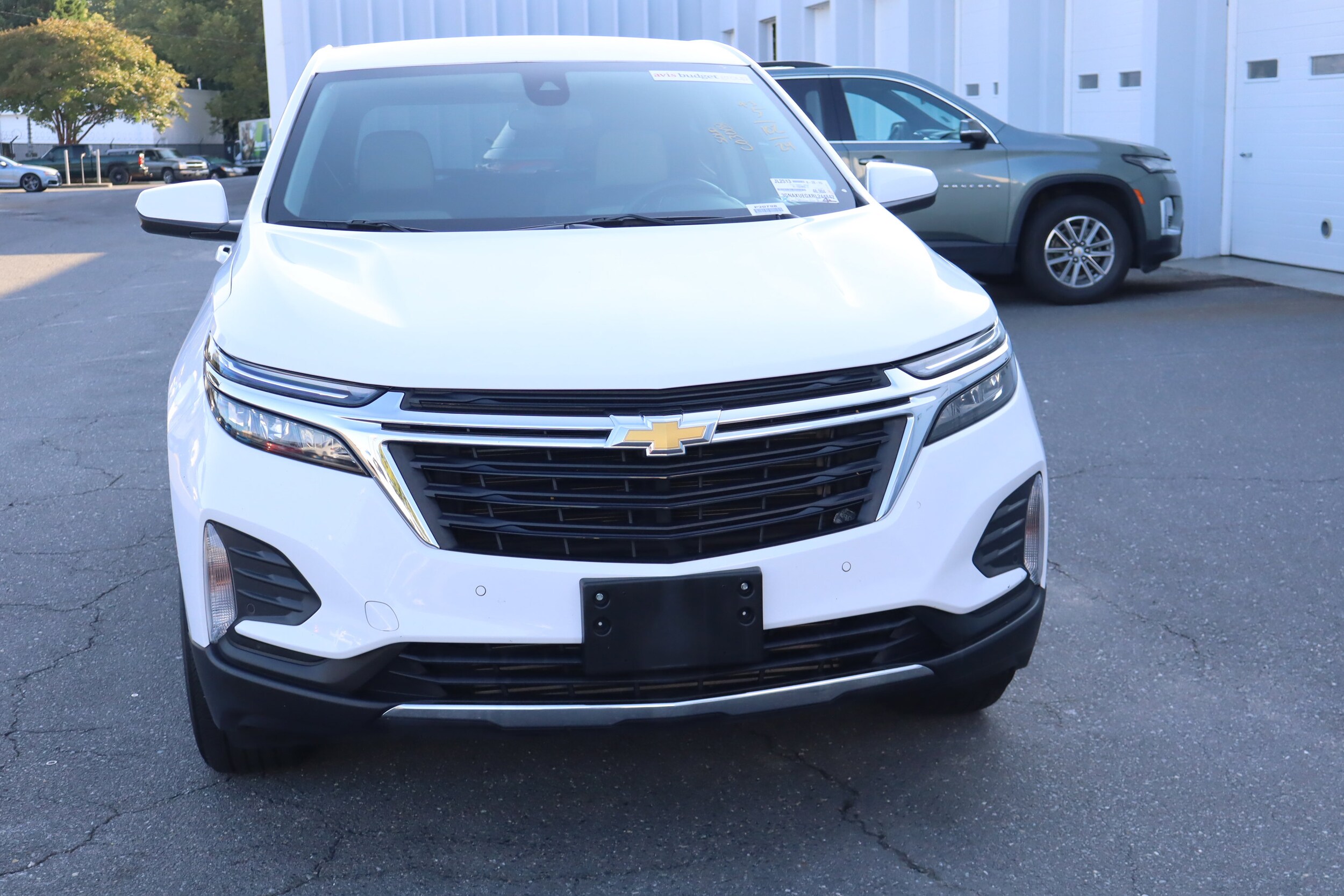 2024 Chevrolet Equinox LT photo 2
