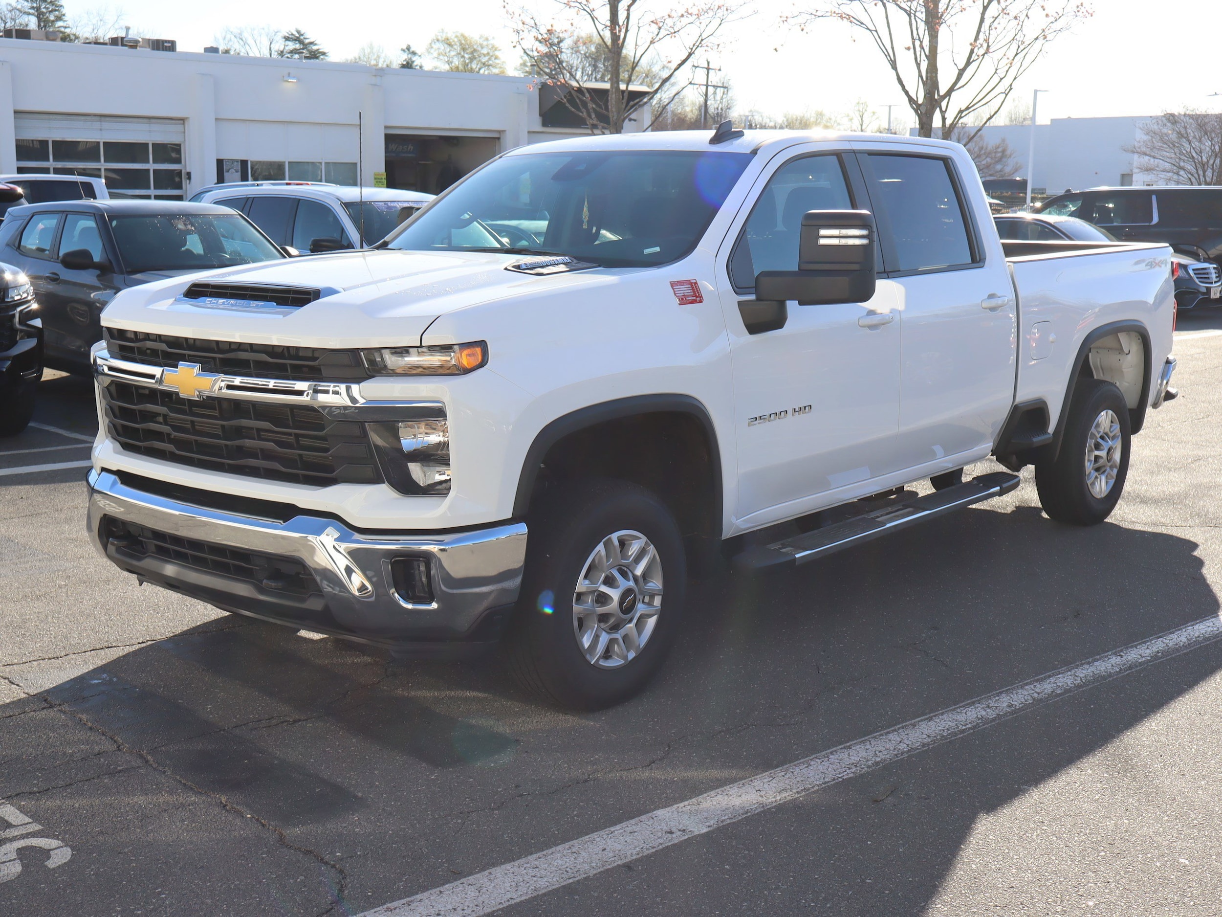 2025 Chevrolet Silverado 2500HD LT photo 4