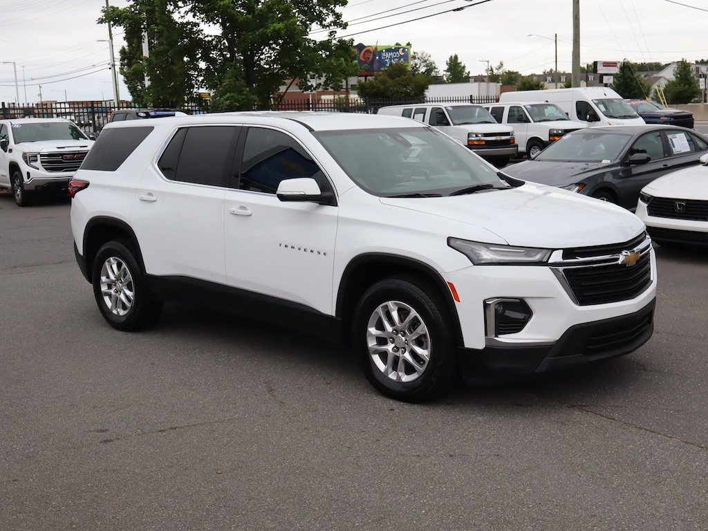 Used 2023 Chevrolet Traverse LS SUV