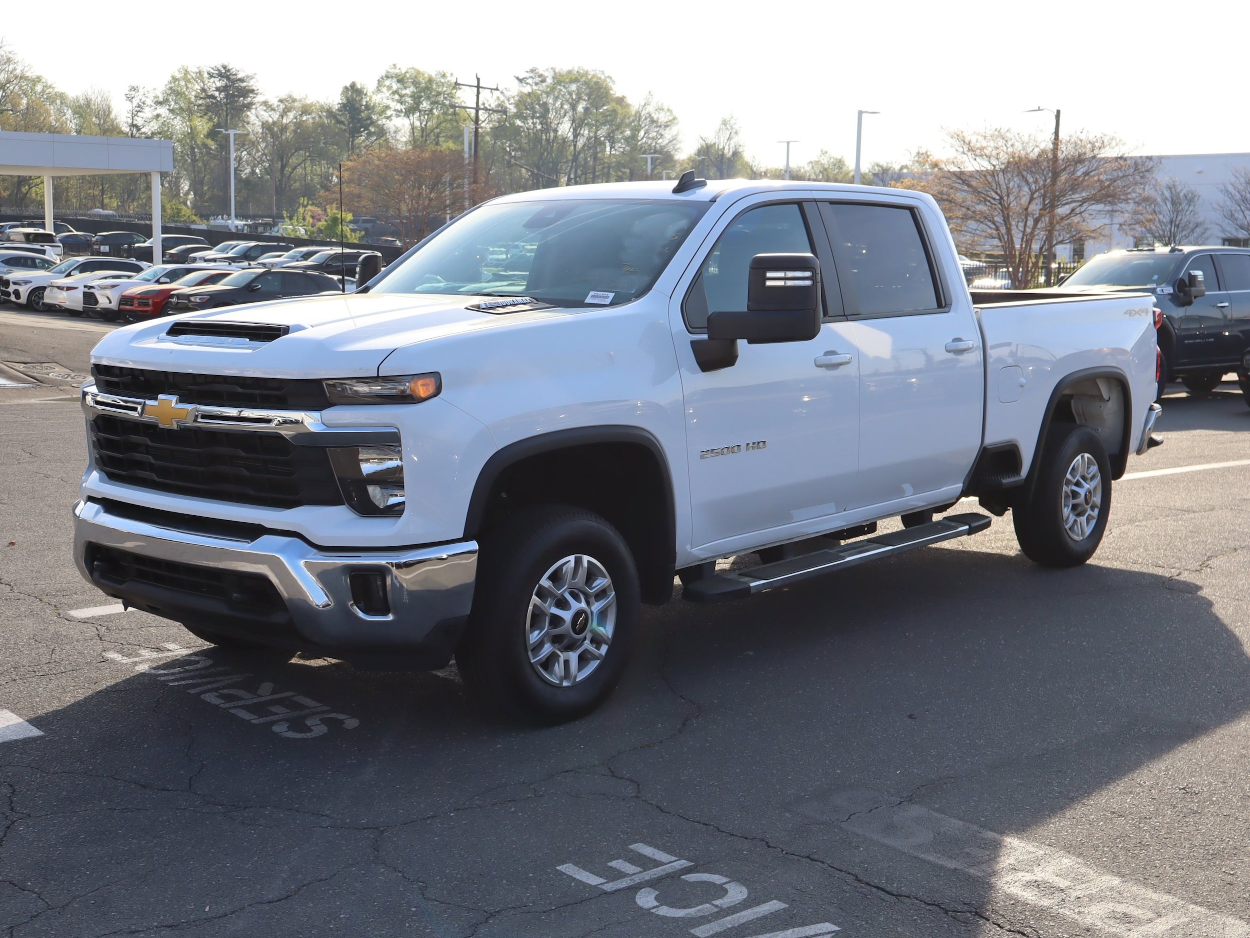 2025 Chevrolet Silverado 2500HD LT photo 4