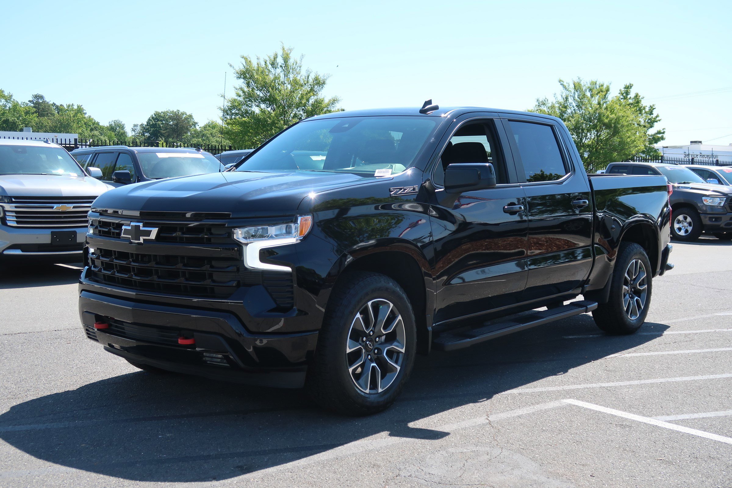 2023 Chevrolet Silverado 1500 RST photo 4