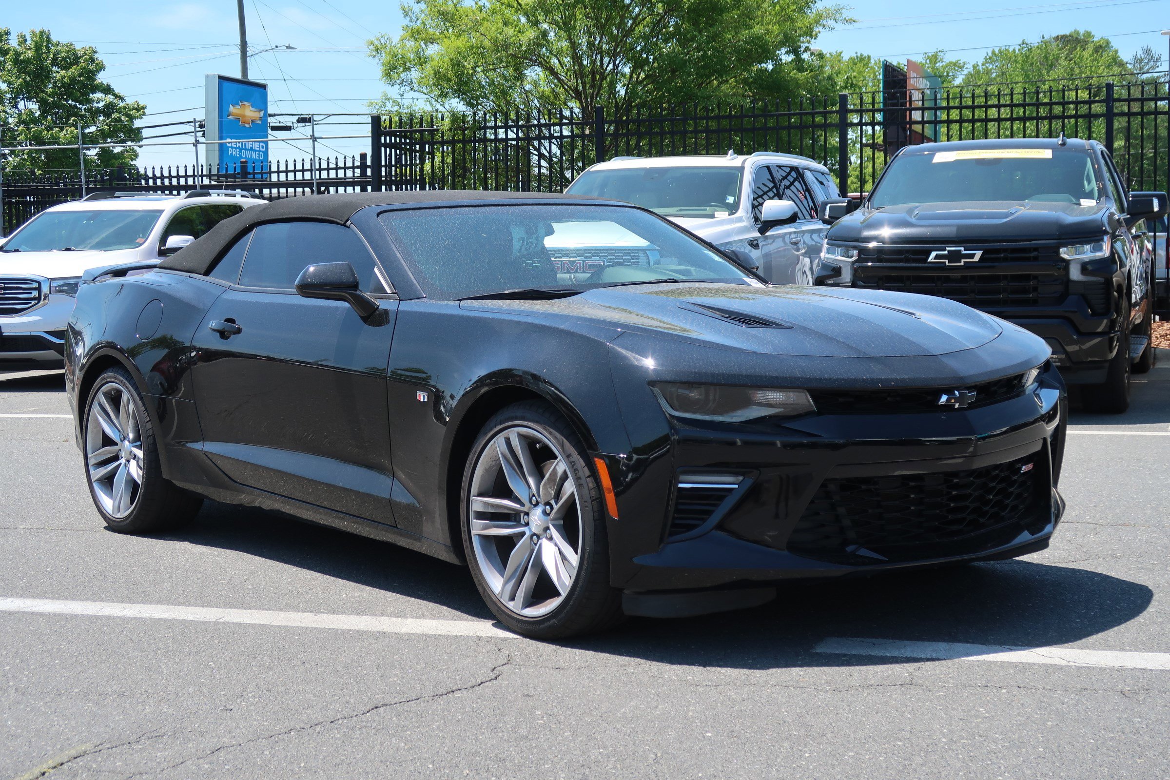 2017 Chevrolet Camaro 2SS photo 2
