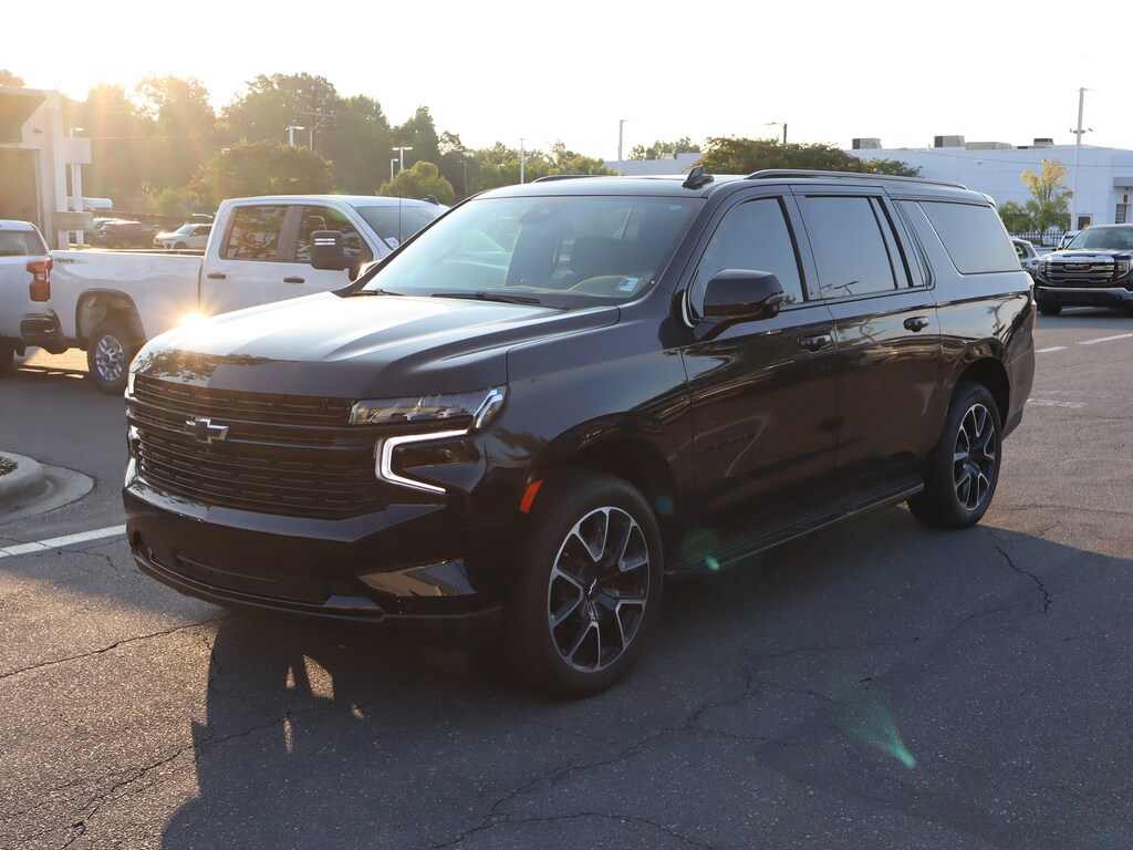 Used 2024 Chevrolet Suburban RST SUV