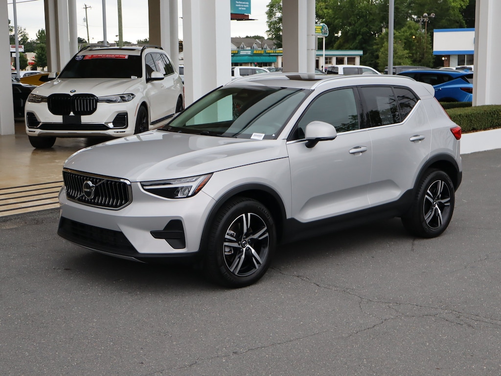 Certified 2025 Volvo XC40 Core Bright Theme SUV