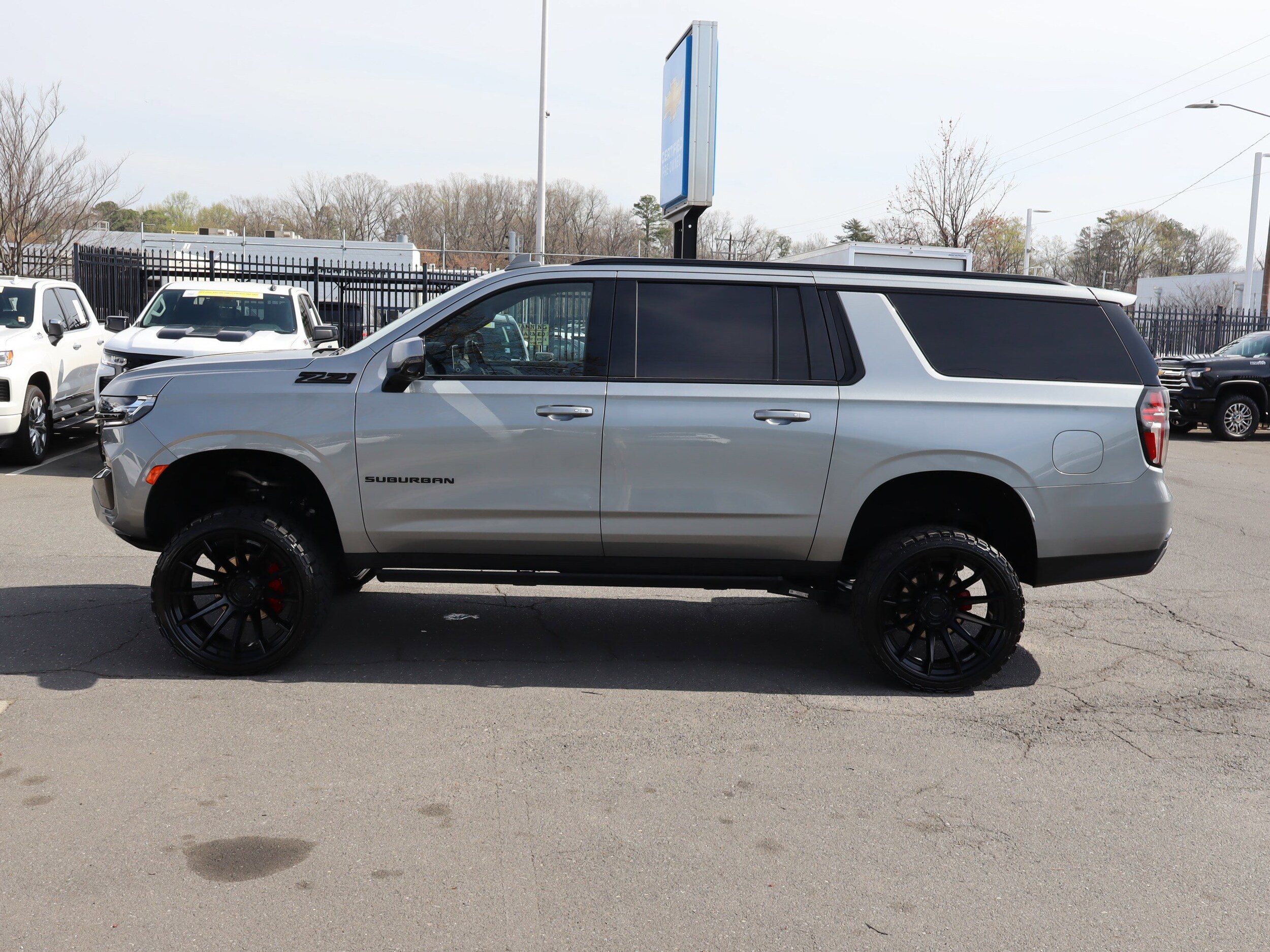 2024 Chevrolet Suburban Z71 photo 5