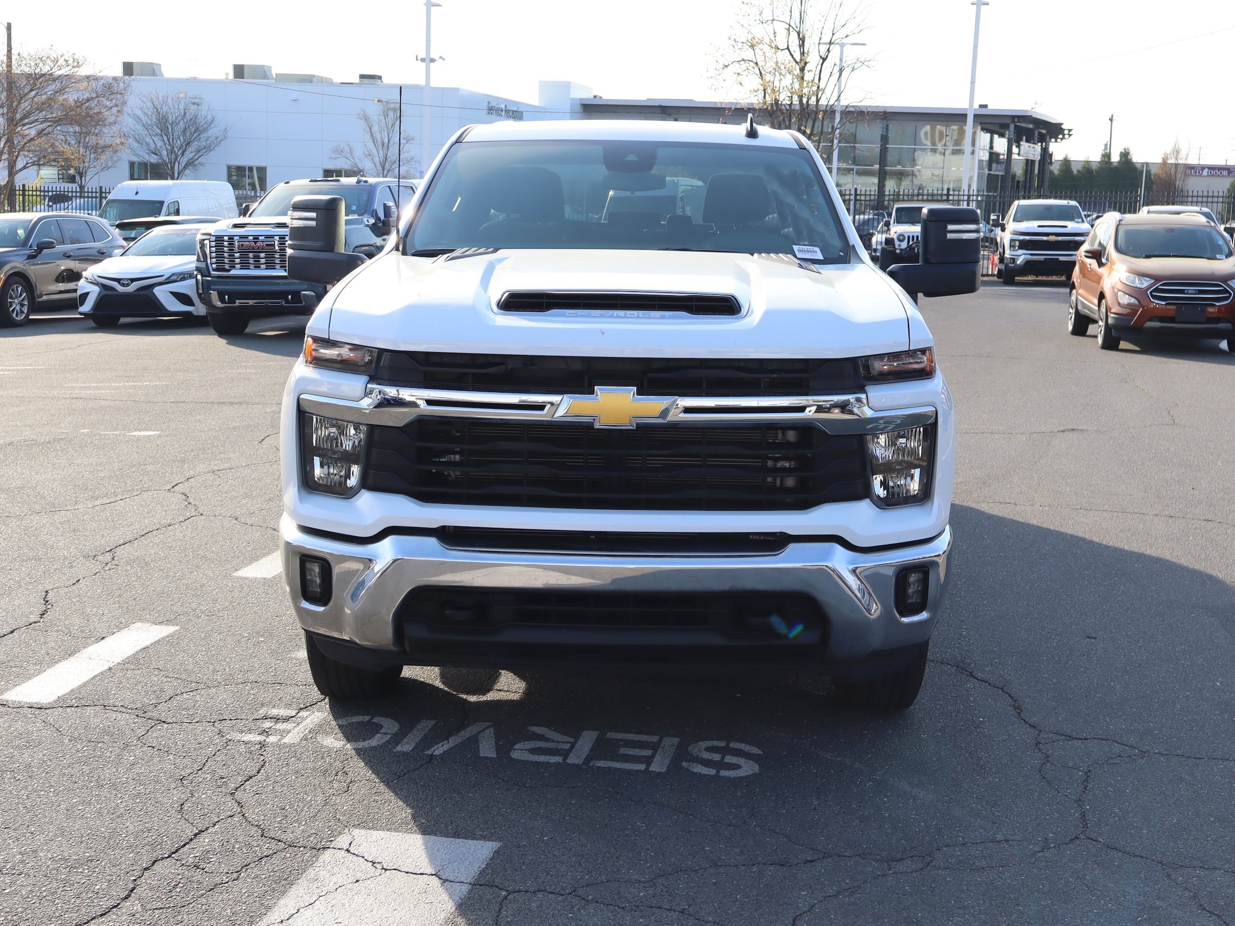 2025 Chevrolet Silverado 2500HD LT photo 2