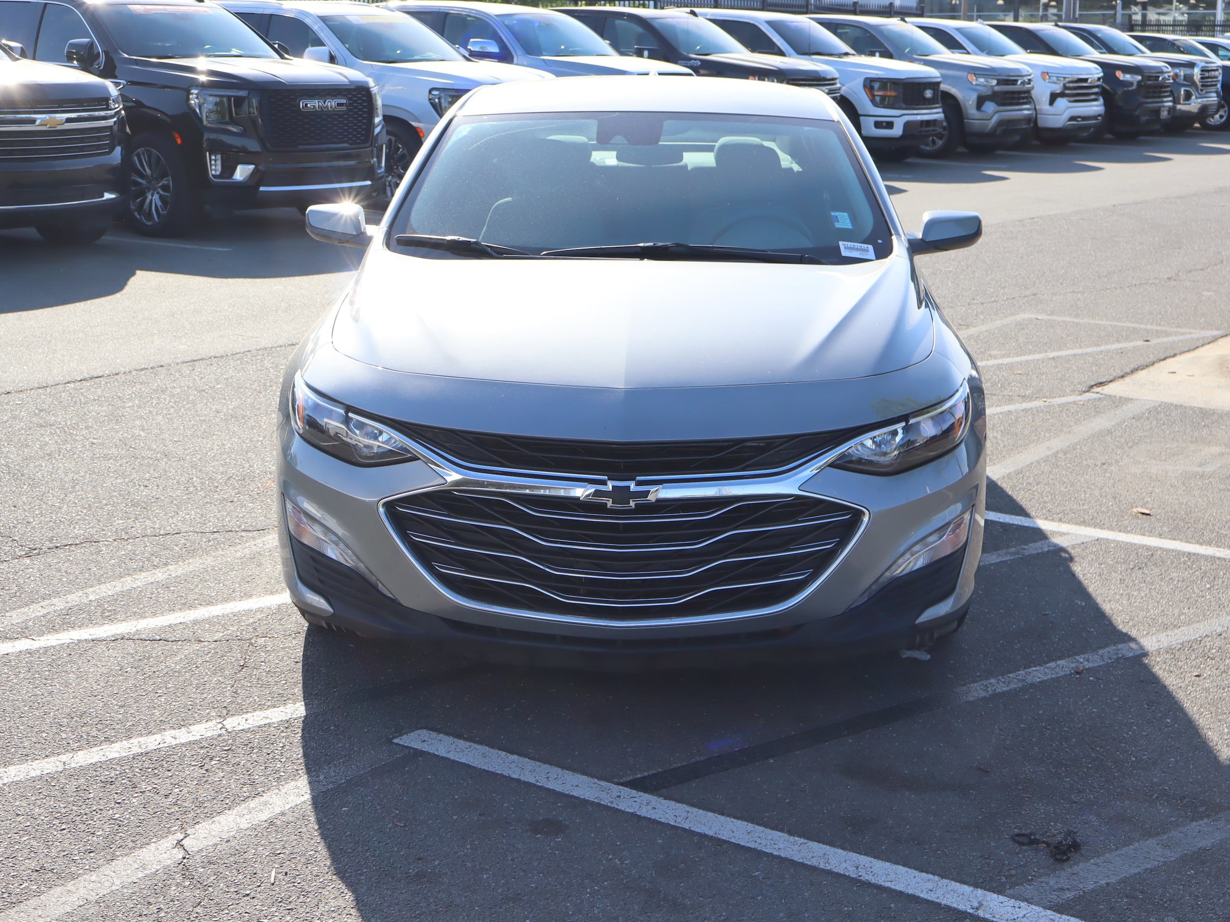 2023 Chevrolet Malibu LT photo 2