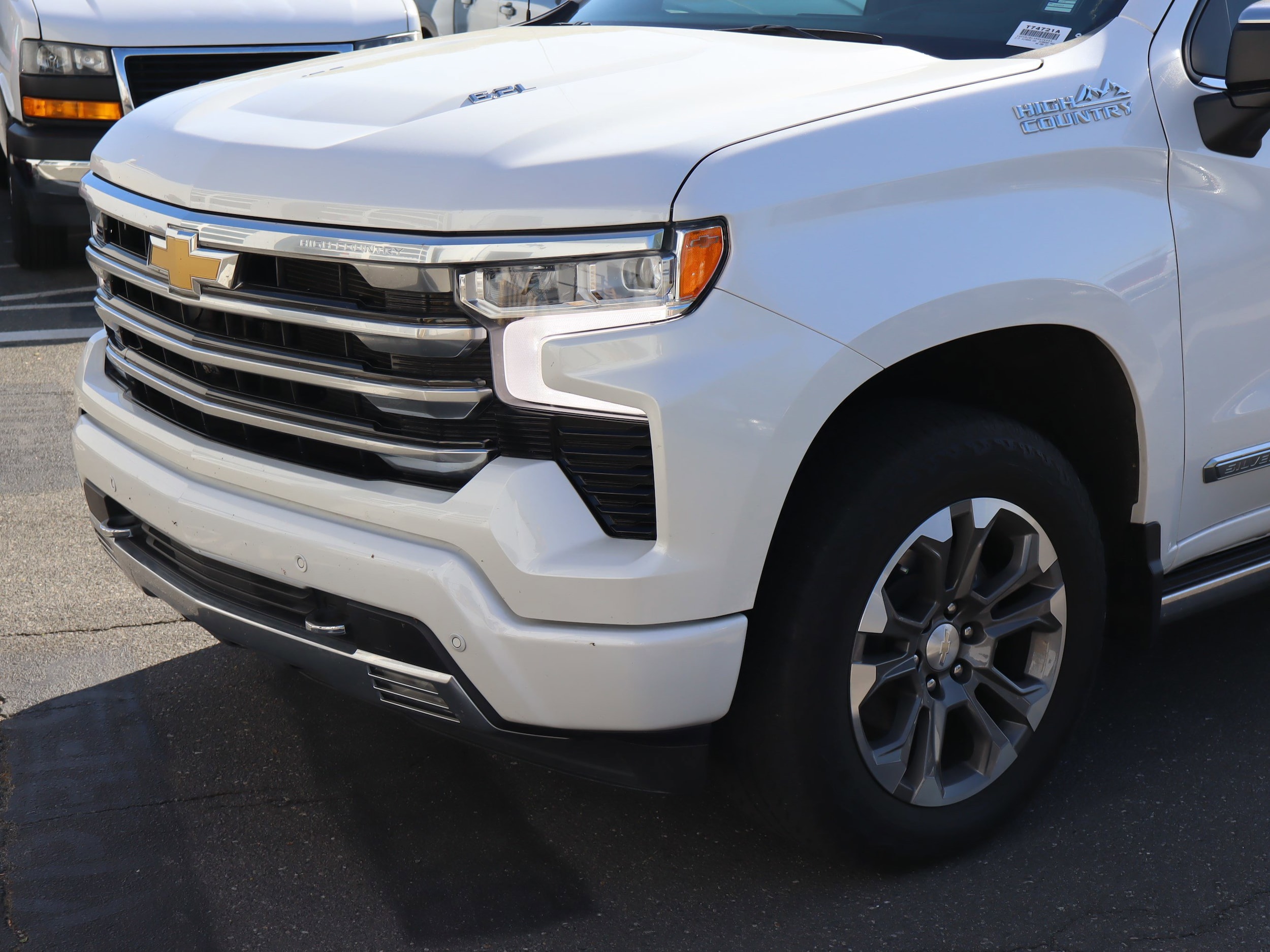 2023 Chevrolet Silverado 1500 High Country photo 4