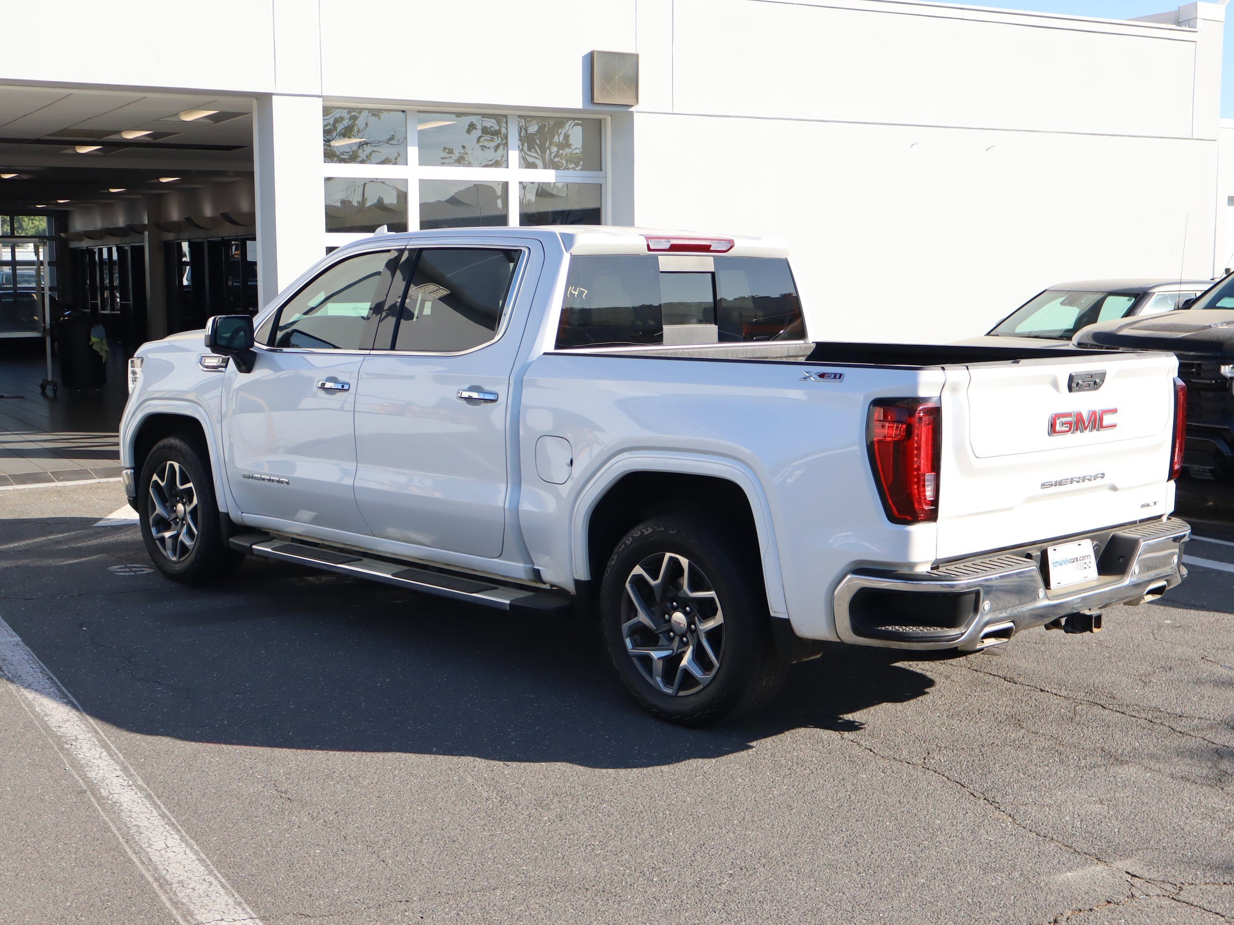 2024 GMC Sierra 1500 SLT photo 6