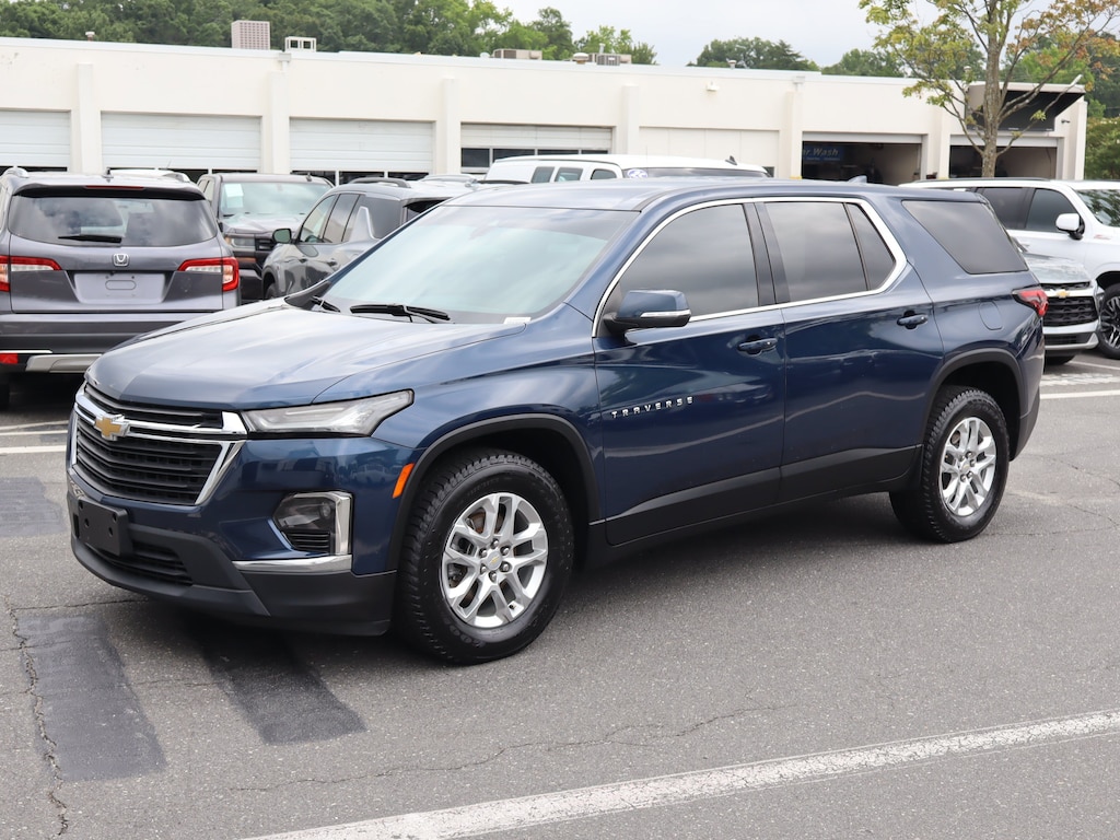 Used 2023 Chevrolet Traverse LS SUV