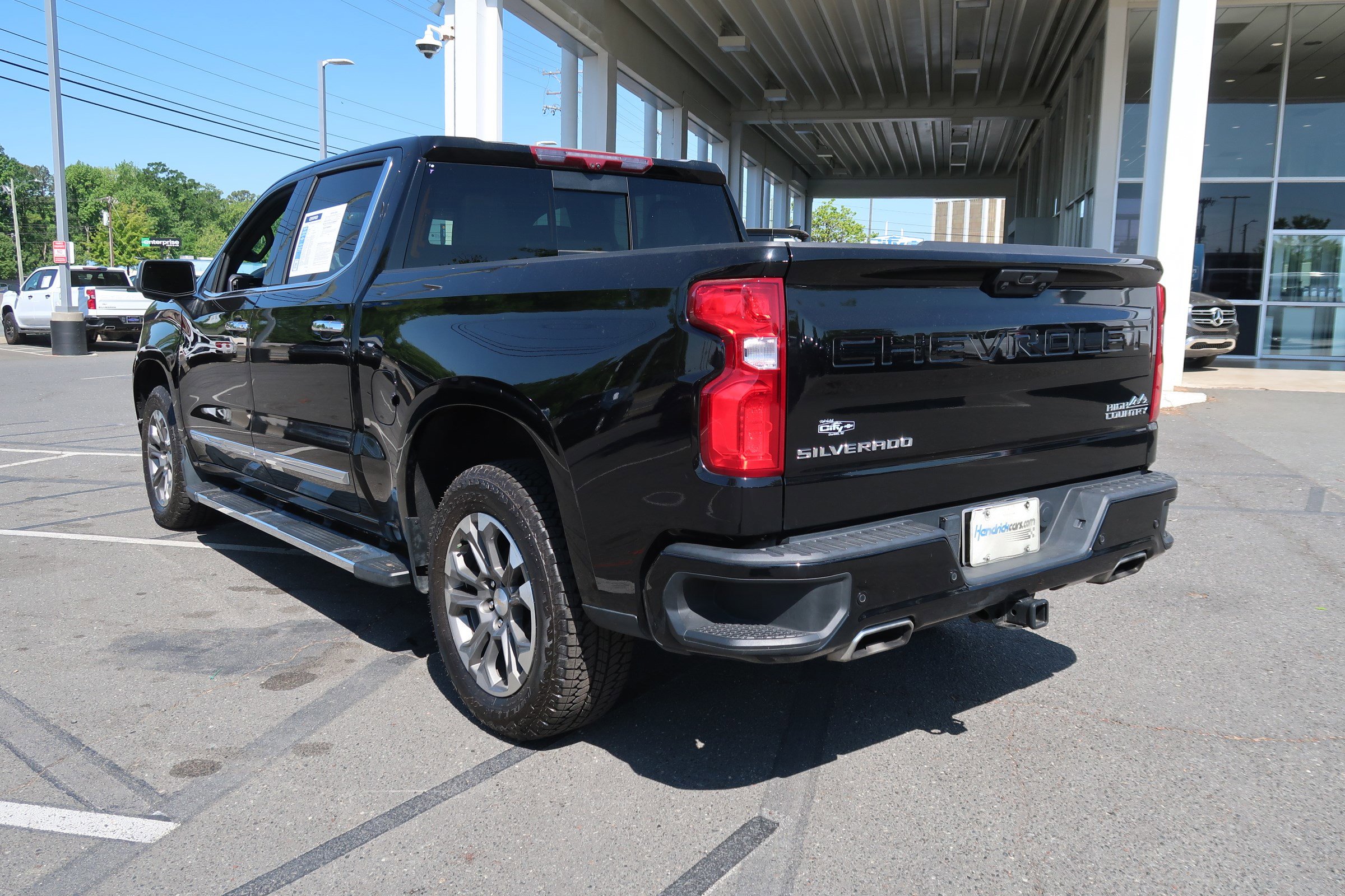 2024 Chevrolet Silverado 1500 High Country photo 3