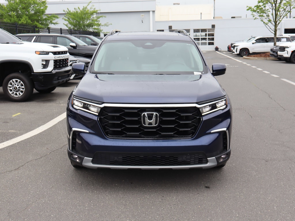 Used 2025 Honda Pilot Touring SUV