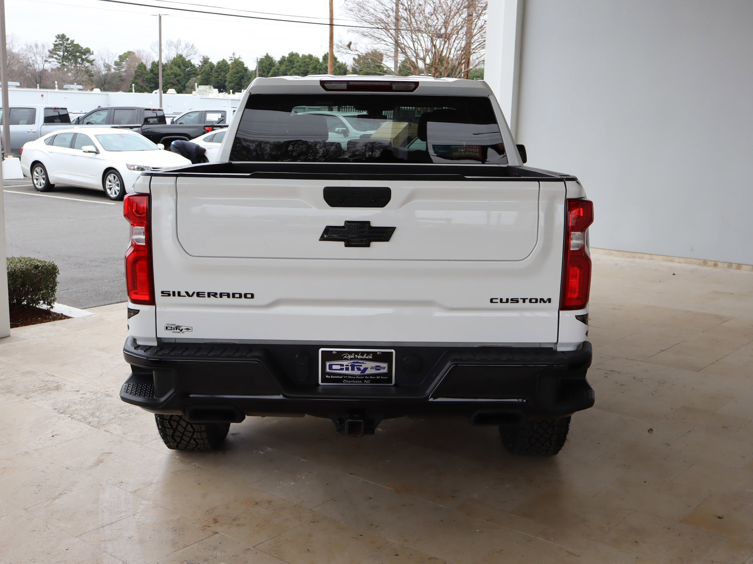 2022 Chevrolet Silverado 1500 LTD Custom Trail Boss photo 3