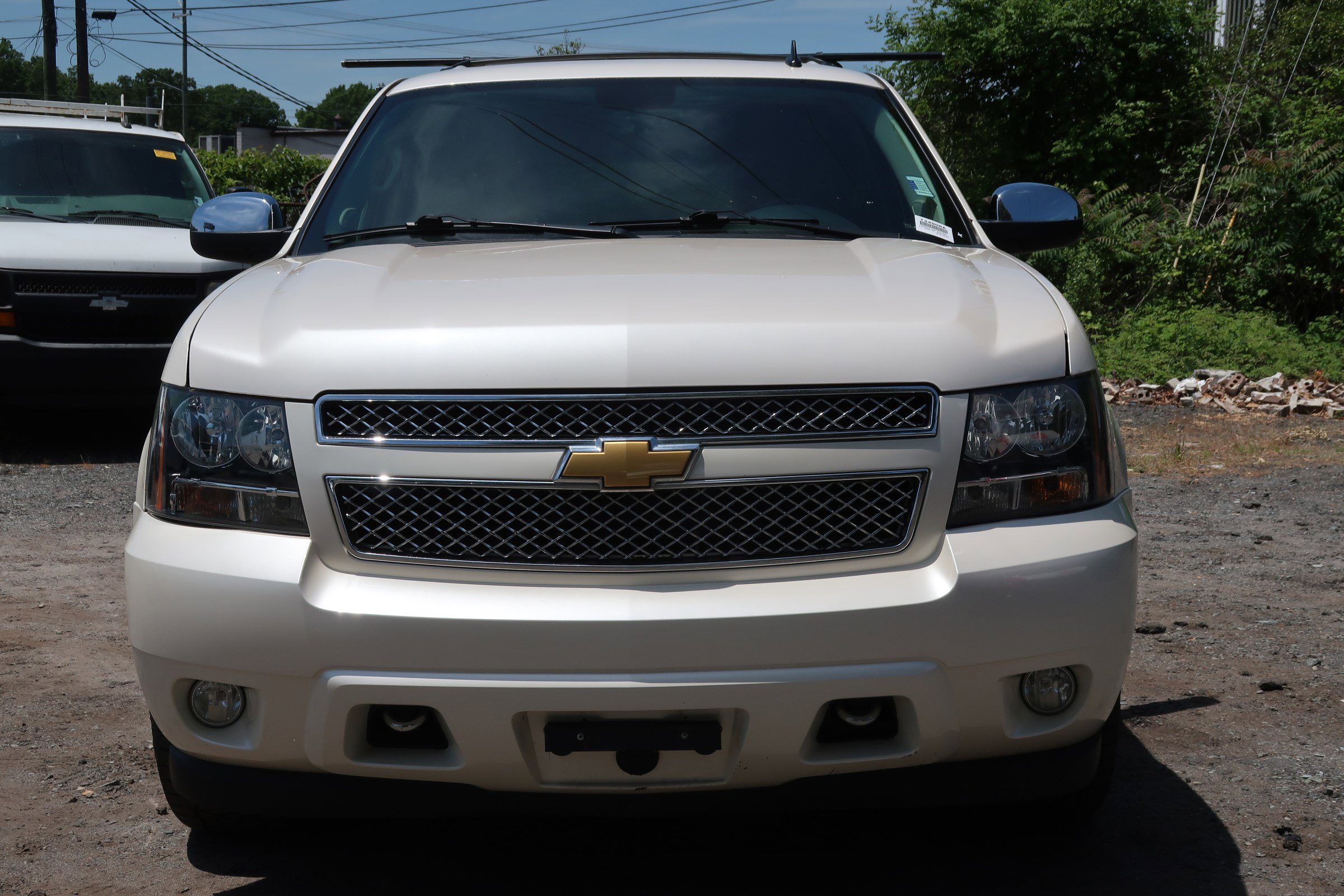 2013 Chevrolet Suburban LTZ photo 3