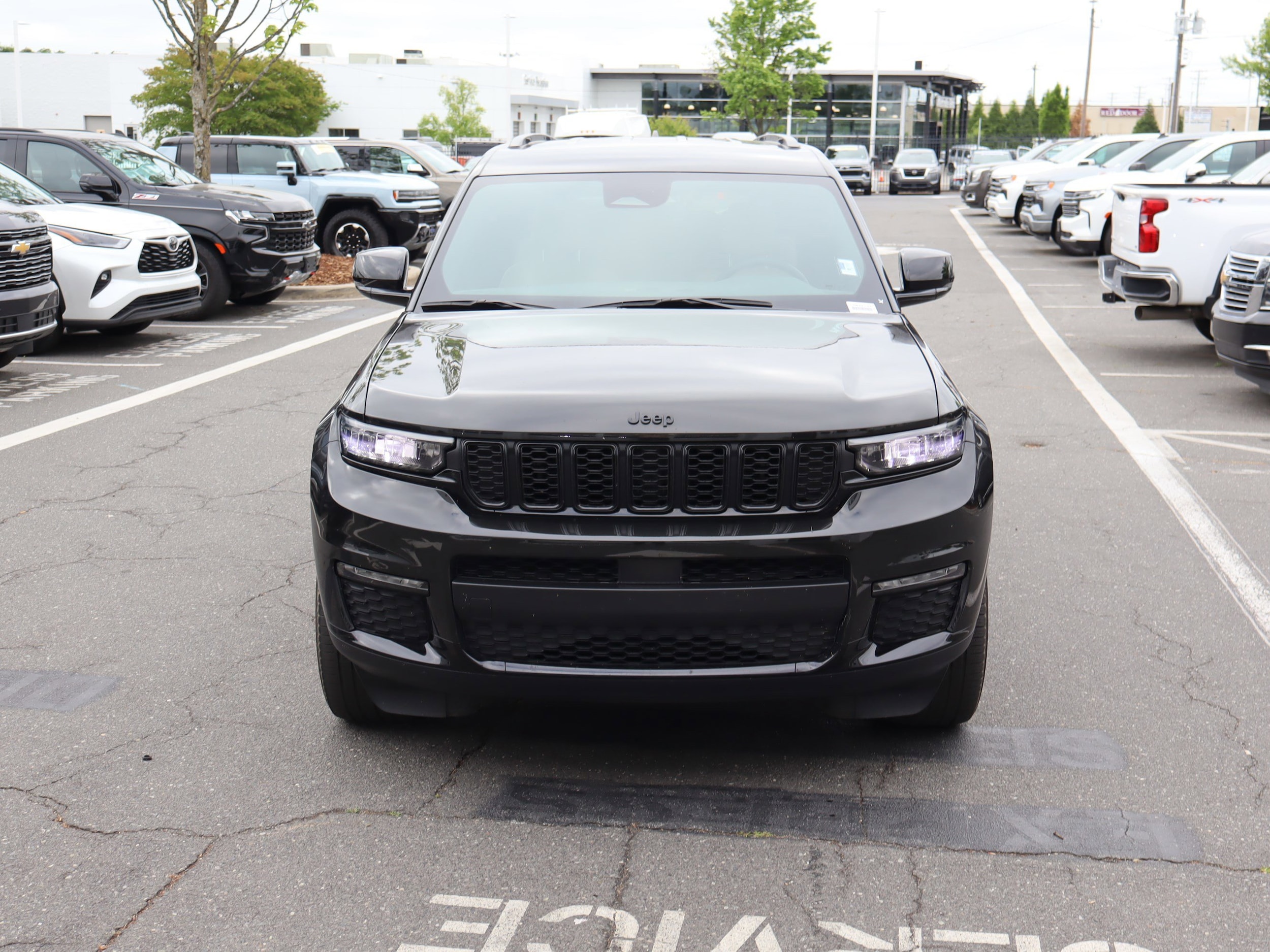 2024 Jeep Grand Cherokee L Limited photo 2