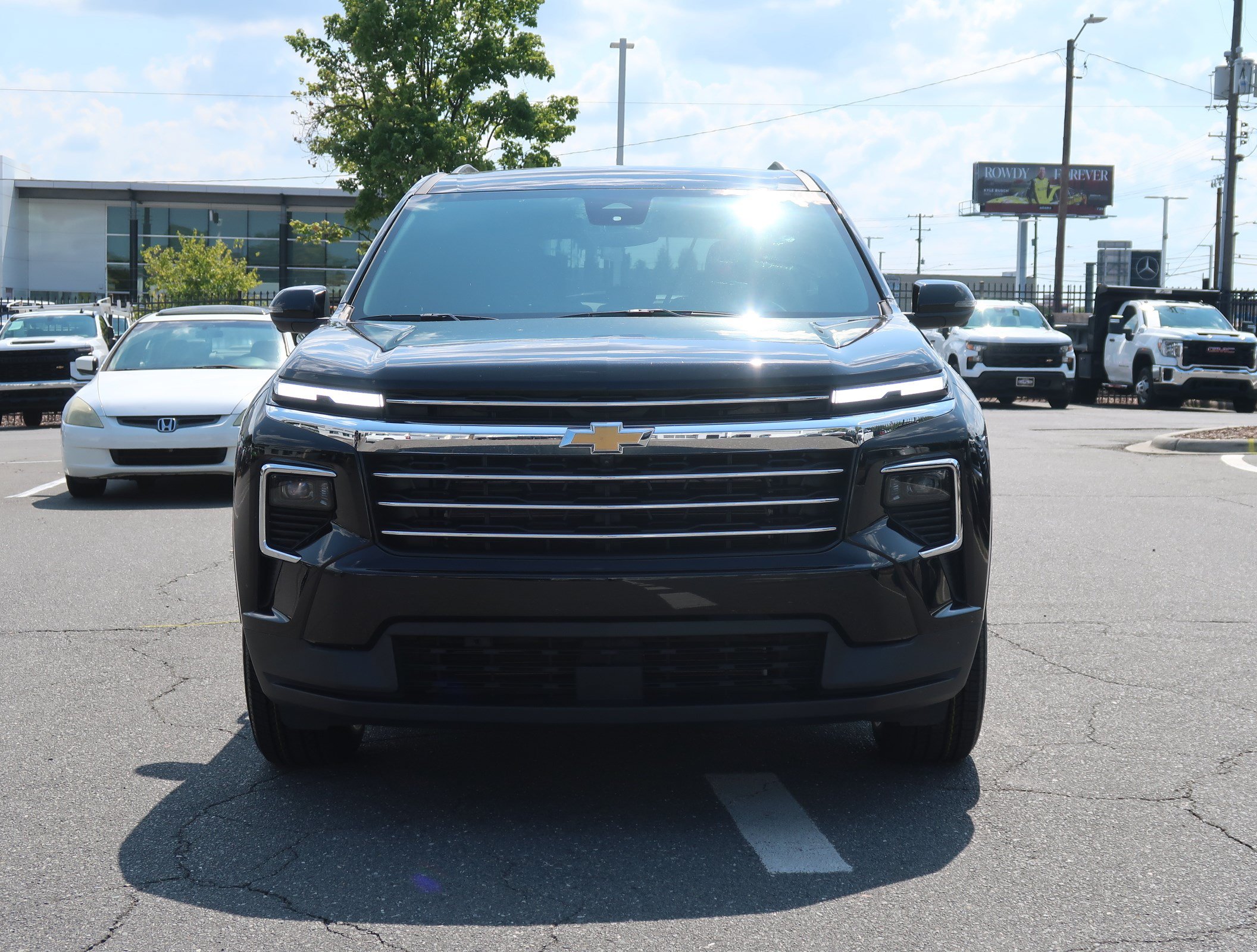 Used 2024 Chevrolet Traverse FWD LT SUV