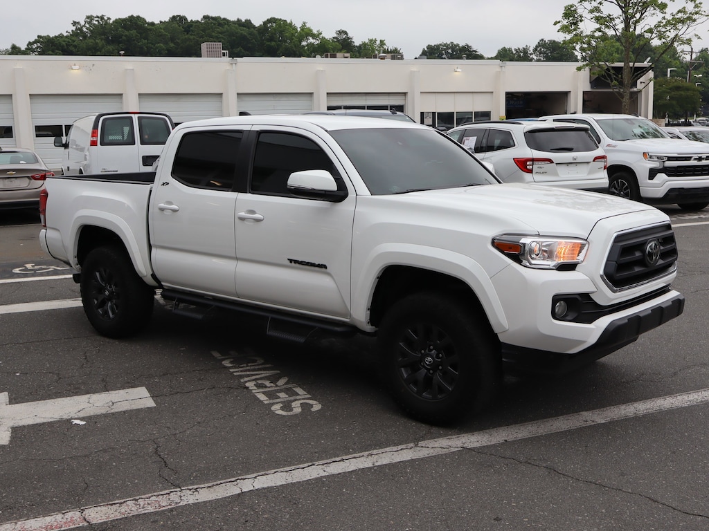 Used 2023 Toyota Tacoma 4WD SR5 Pickup