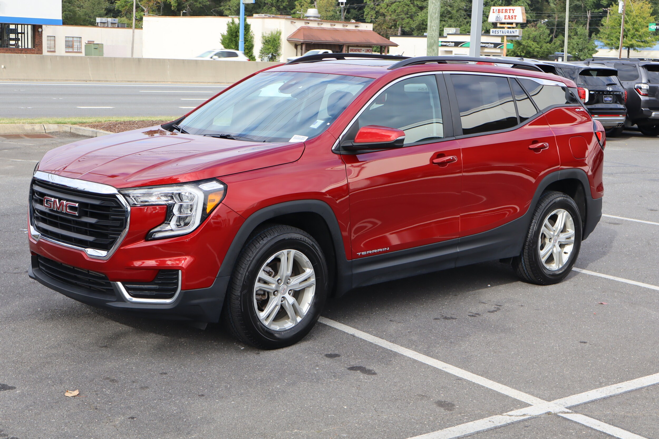 2022 Gmc Terrain SLE photo 3