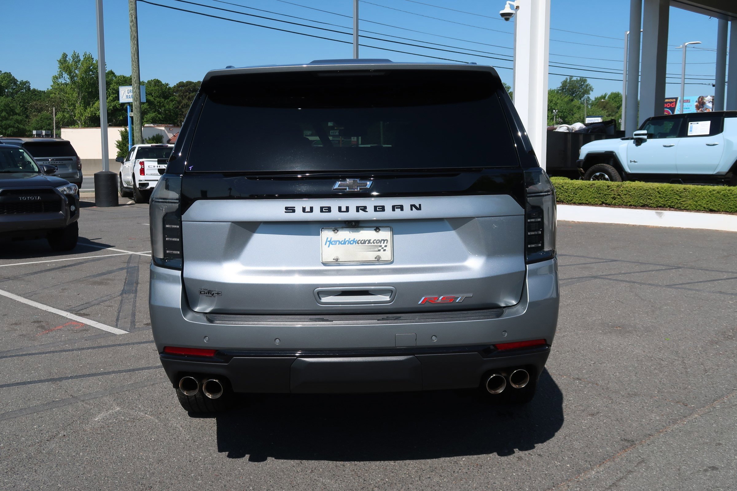 2025 Chevrolet Suburban RST photo 3