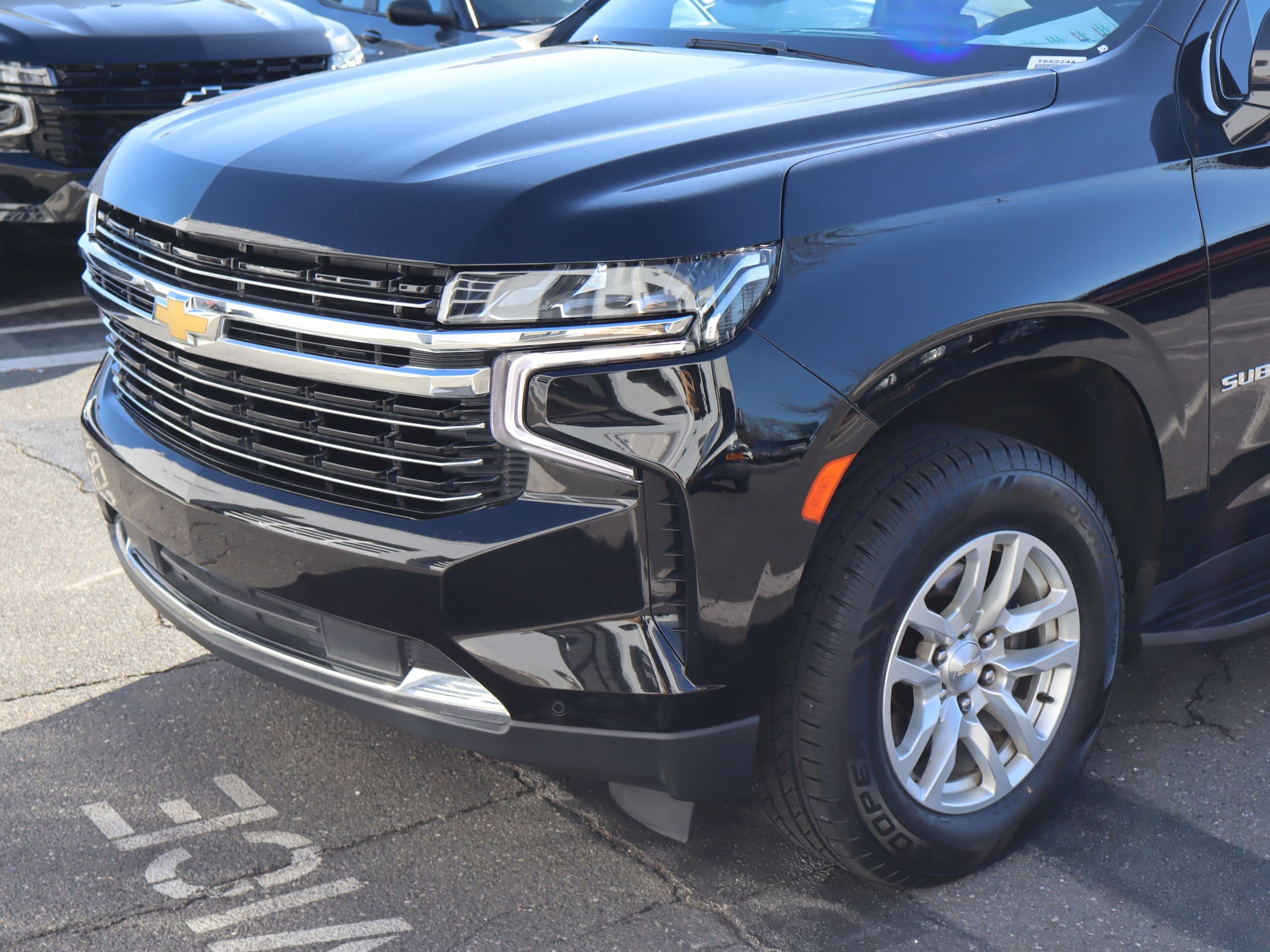 2023 Chevrolet Suburban LT photo 5