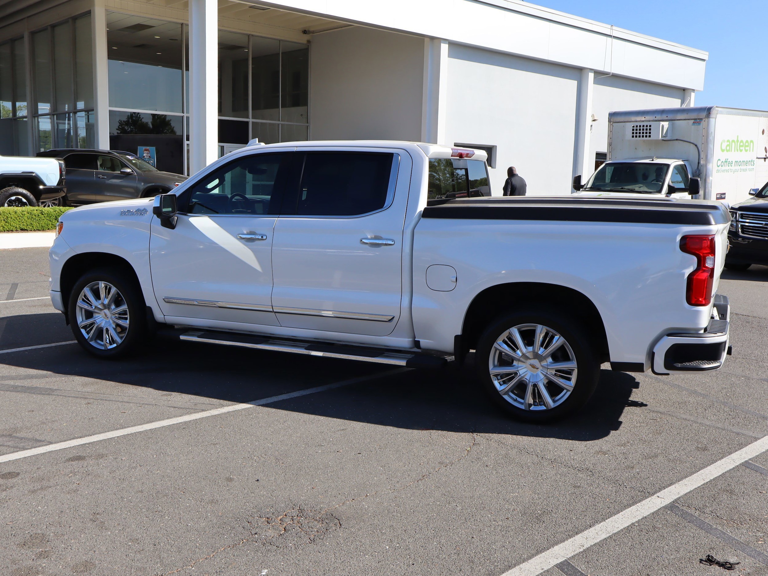 2024 Chevrolet Silverado 1500 High Country photo 5
