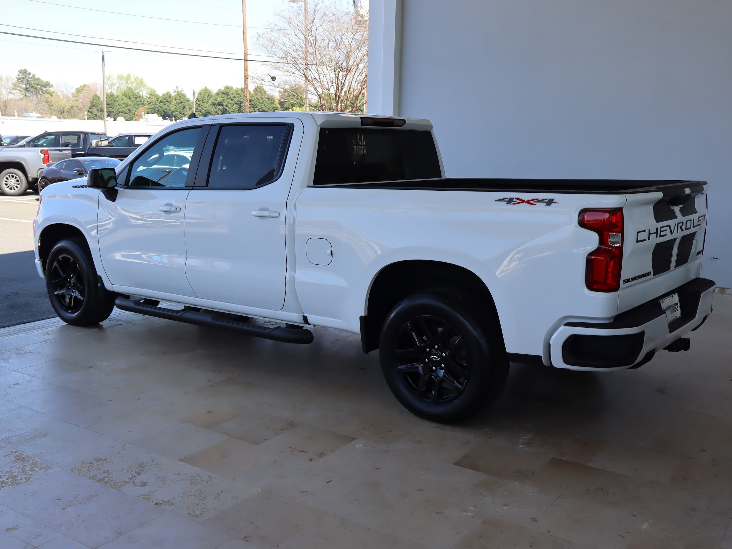 2023 Chevrolet Silverado 1500 RST photo 3