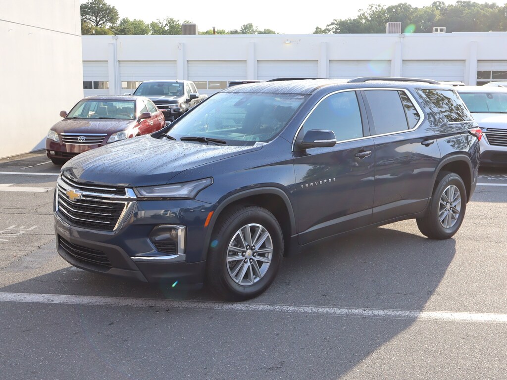Used 2023 Chevrolet Traverse LT Cloth SUV