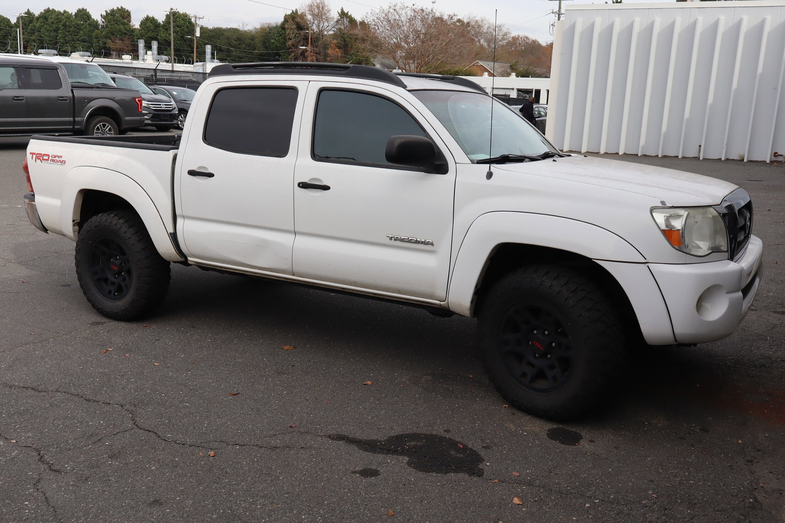 2007 Toyota Tacoma photo 2