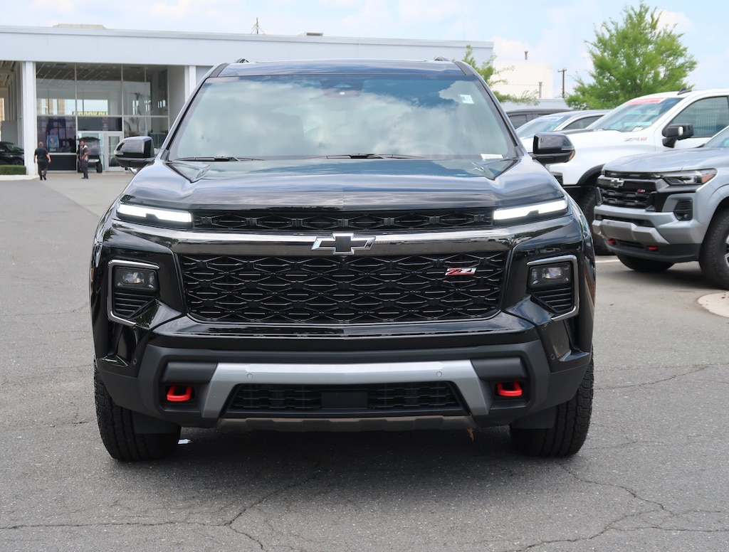 Used 2025 Chevrolet Traverse AWD Z71 SUV