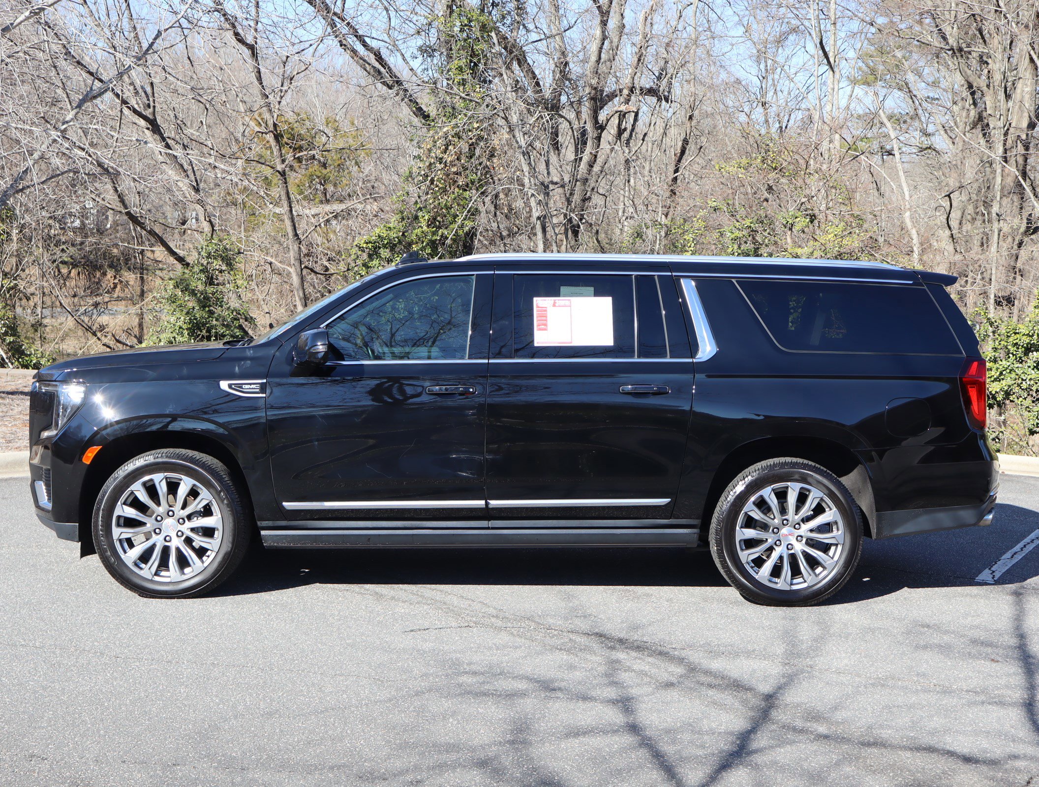 2023 GMC Yukon XL Denali photo 4