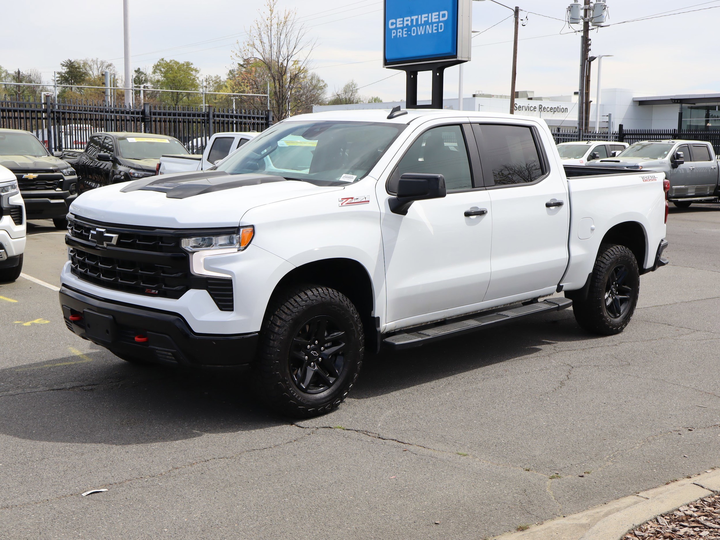 2023 Chevrolet Silverado 1500 LT Trail Boss photo 4