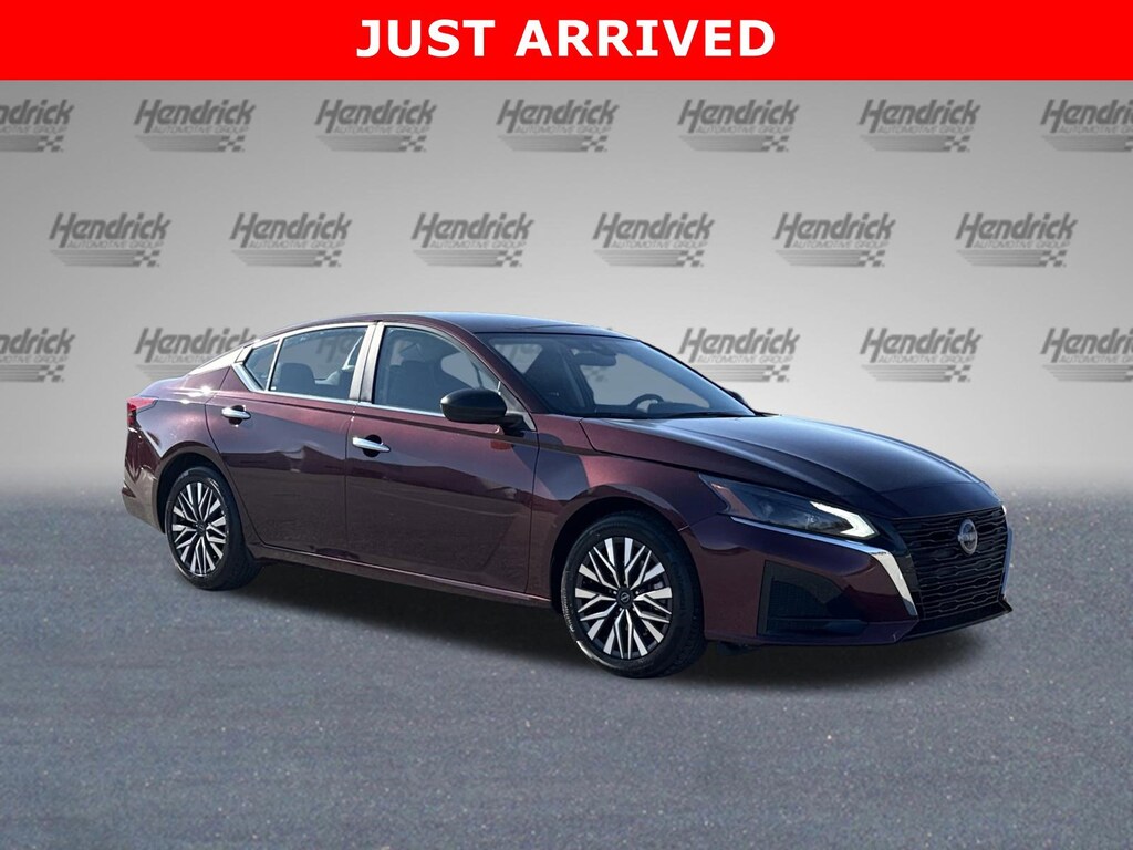 Used 2025 Nissan Altima SV Sedan