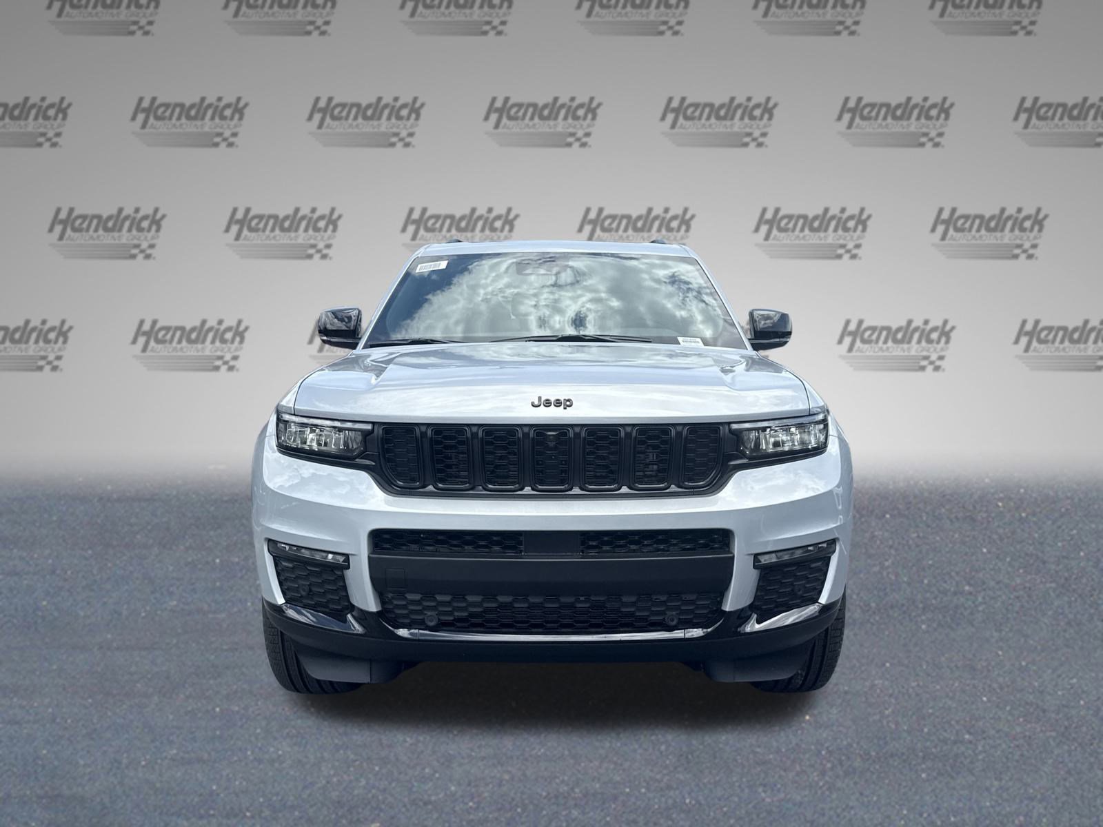 2025 Jeep Grand Cherokee Limited photo 2