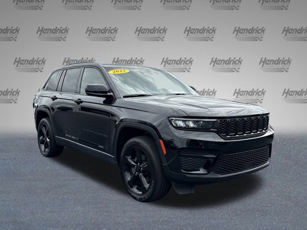Used 2023 Jeep Grand Cherokee Altitude SUV