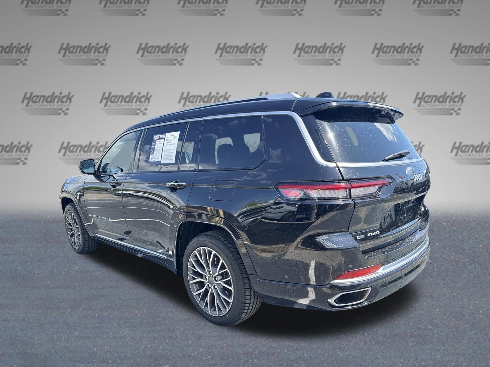 2023 Jeep Grand Cherokee L Summit Reserve photo 6