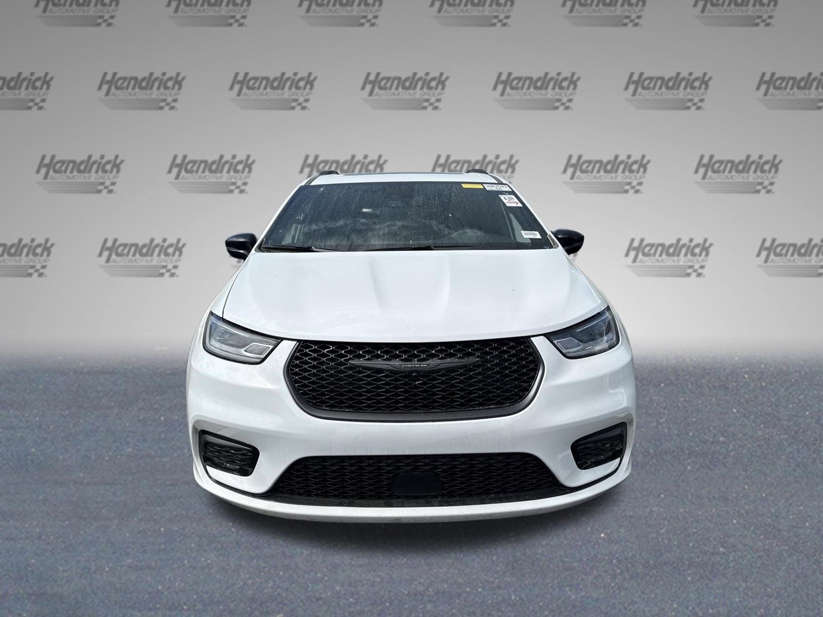 2025 Chrysler Pacifica Limited photo 5